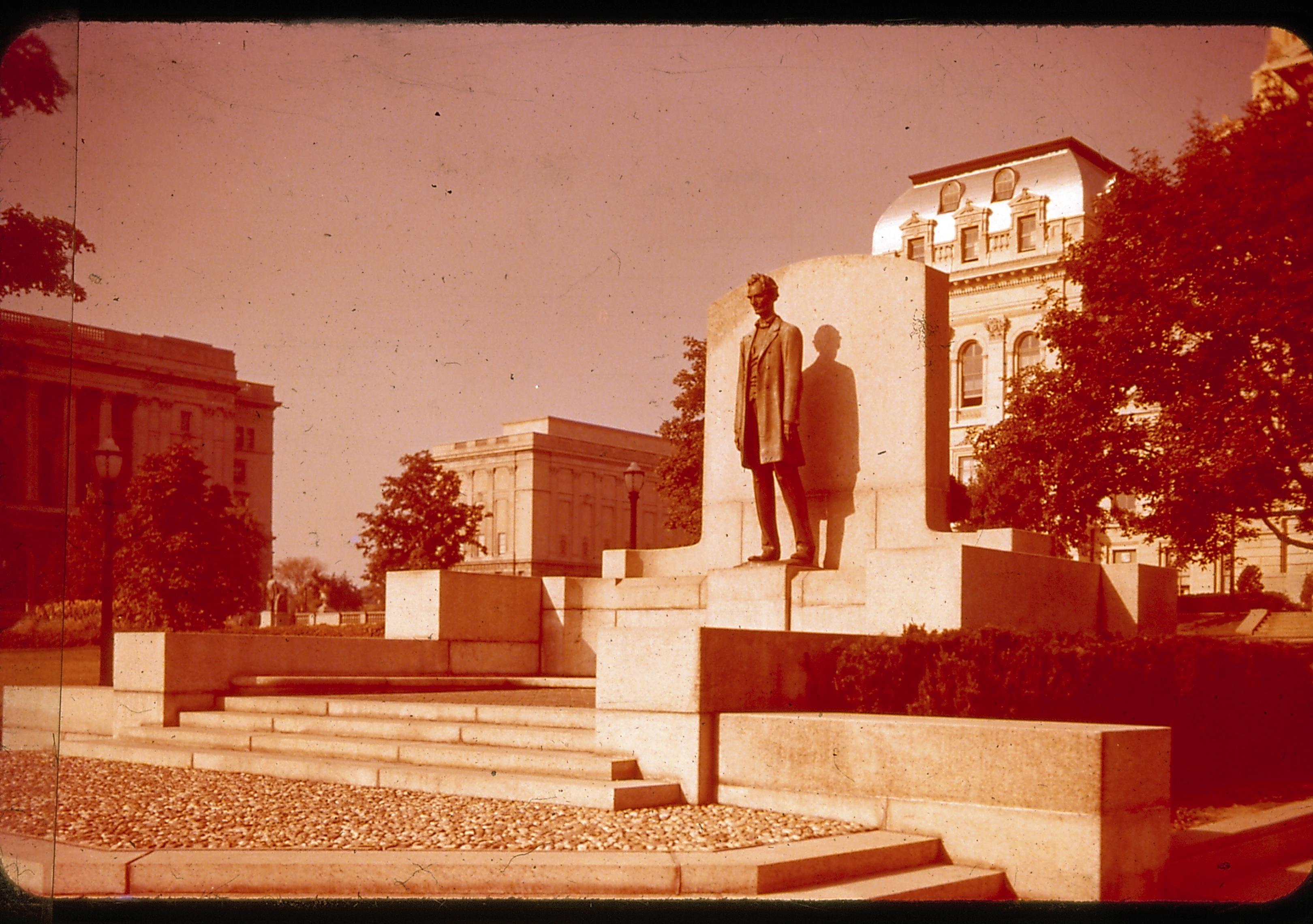 Lincoln statue at the capitol Lincoln Home NHS- Souvenir Set, 91W set 9, L55, IDS-691 statue, souvenir, slide