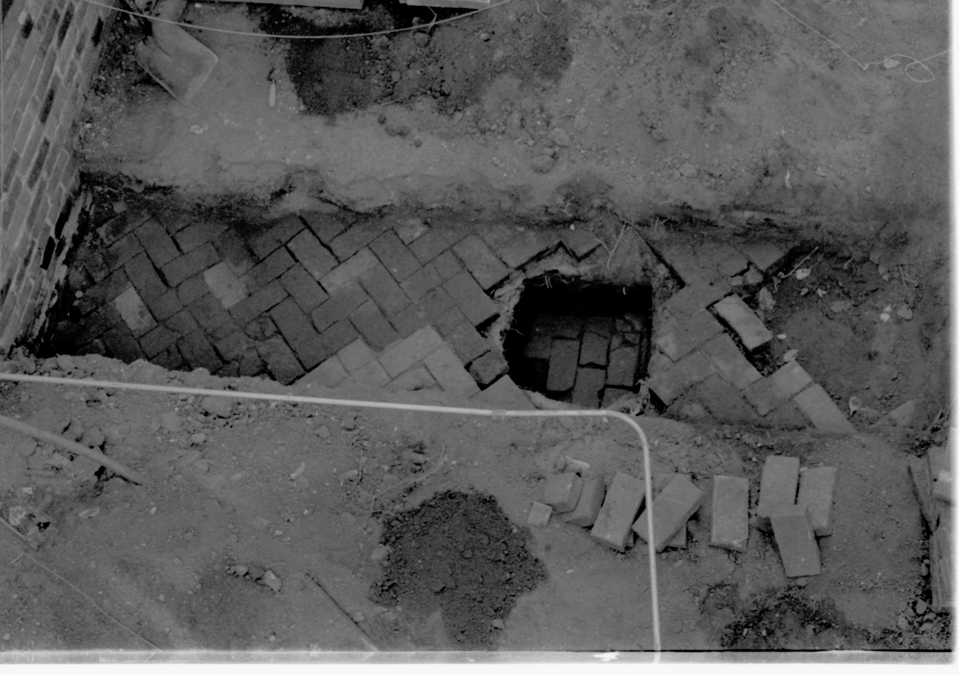 NA Lincoln Home NHS- Sprigg House Restoration 1984 Sprigg House, dig, walkway