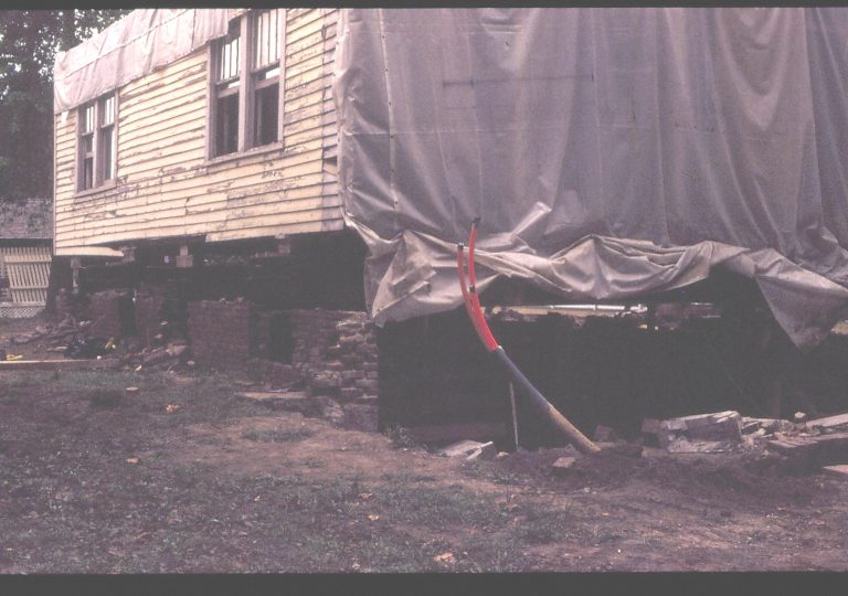 Raising house Lincoln Home NHS- Sprigg House, Roll 1999-9, slide 7 Sprigg House, stilts
