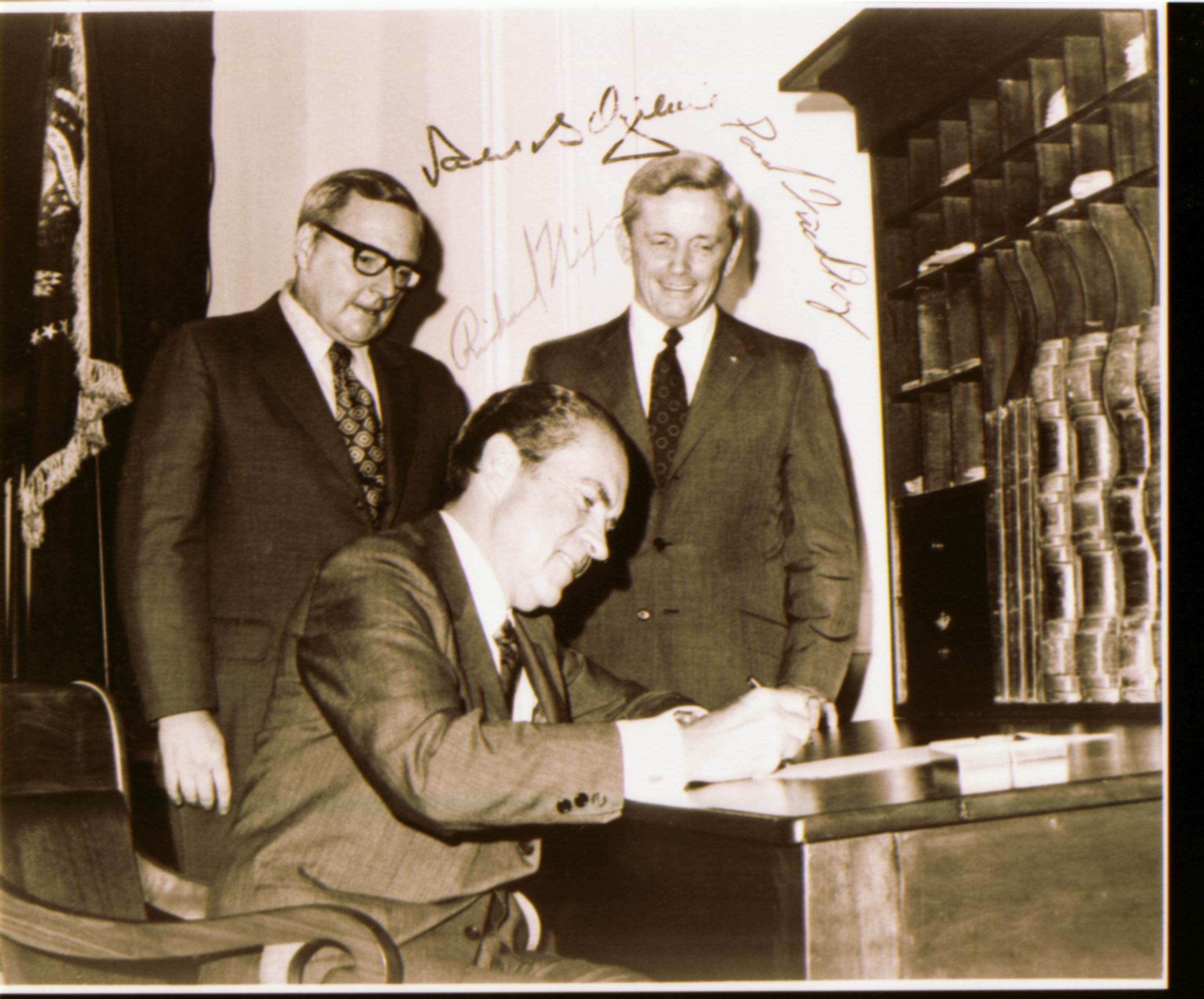 President Nixon signing legislation 4K; autograph photo Old State House, Nixon