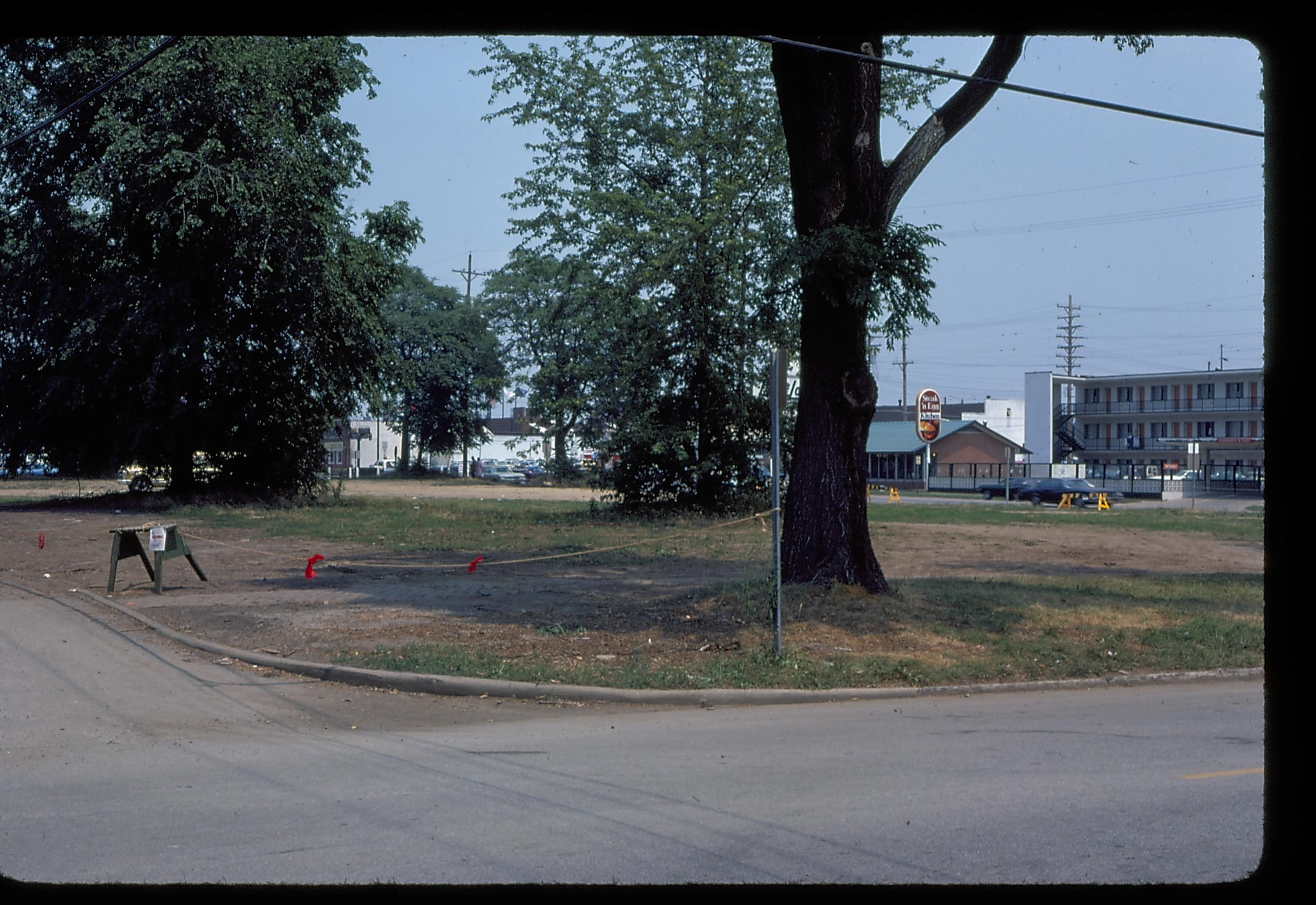 Parking Area behind Lincoln Home. 43-1 