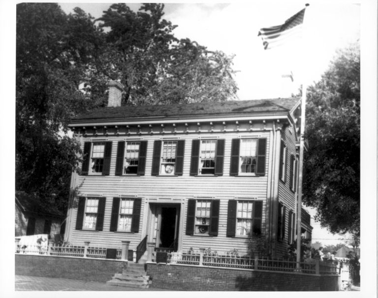 NA From the files of the Secretary of State, Illinois Blue Book Lincoln Home