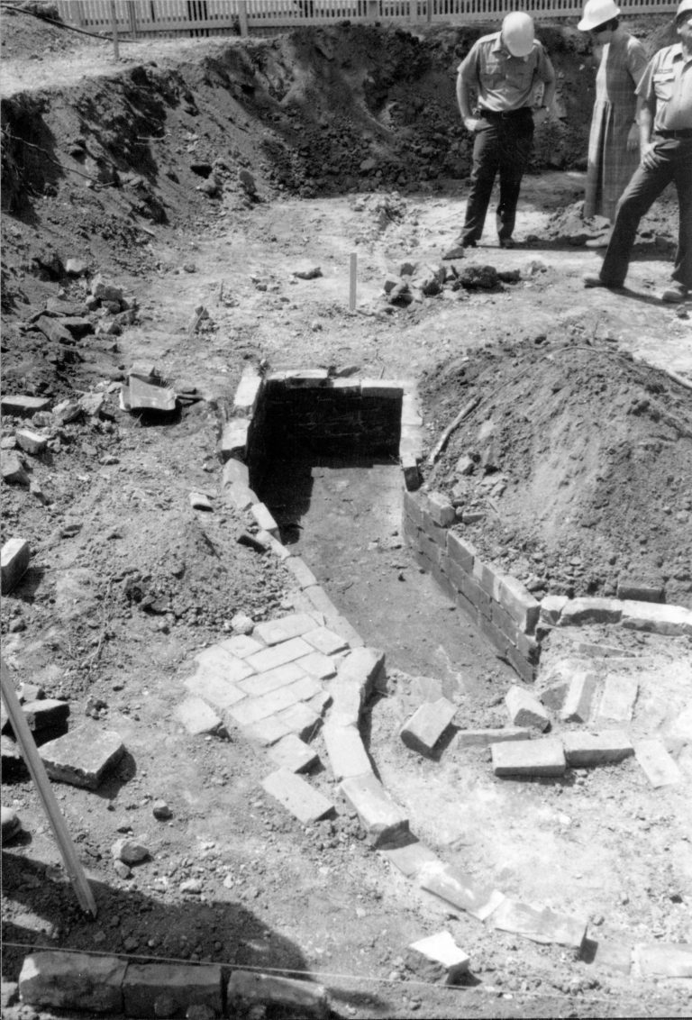 Gravity Furnace LIHO NHS- Arnold House, HS-20 Roll #10 exp 6 Arnold House, restoration