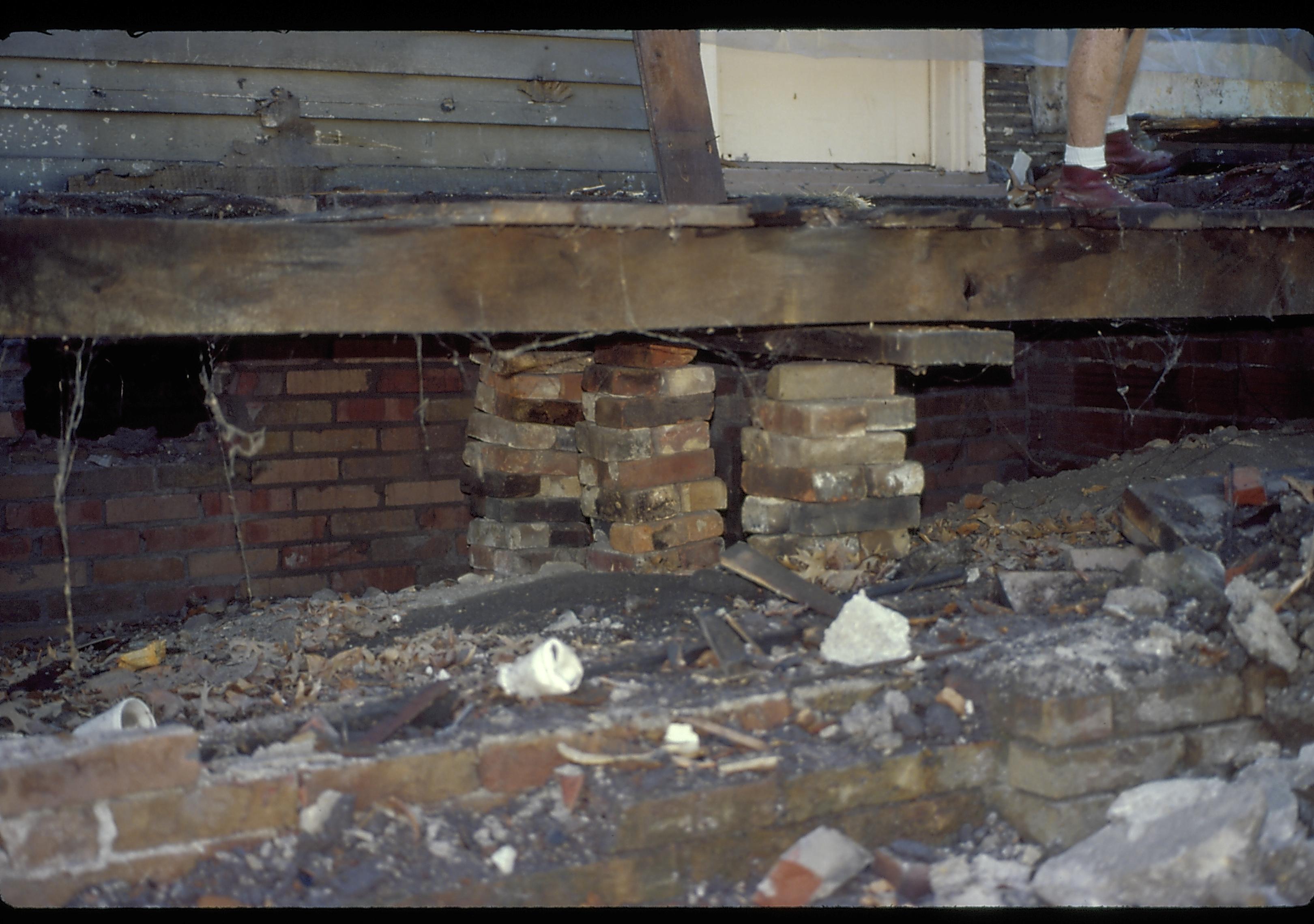 West Porch planks and supports LIHO NHS- Arnold House, HS-20 Roll #1 7/17-7/23/96, exp 28 Arnold House, restoration