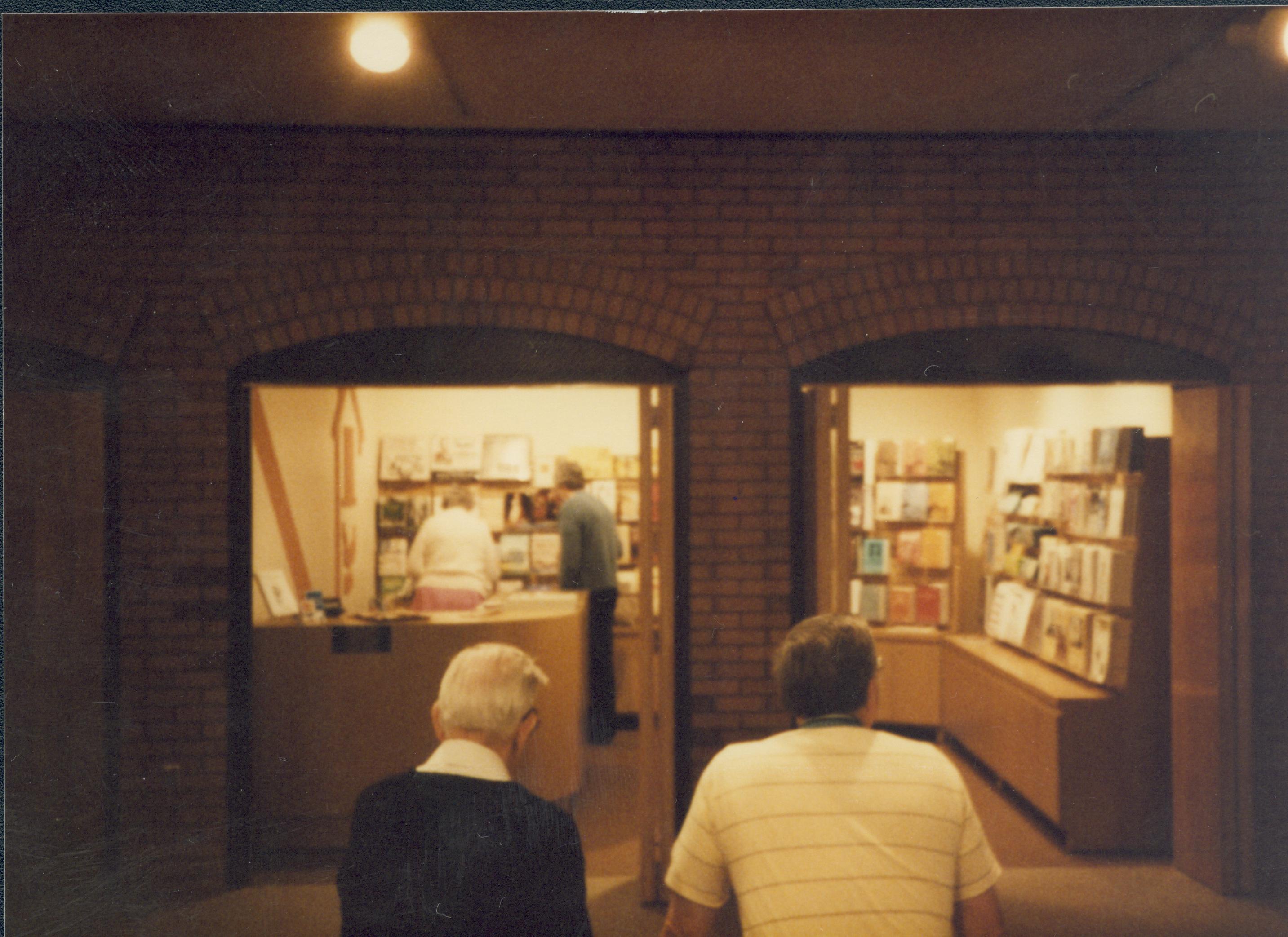 NA Lincoln Home NHS- Visitor Center, Eastern National LIHO Sales Area, Eastern National Sales Area Visitor Center, bookstore