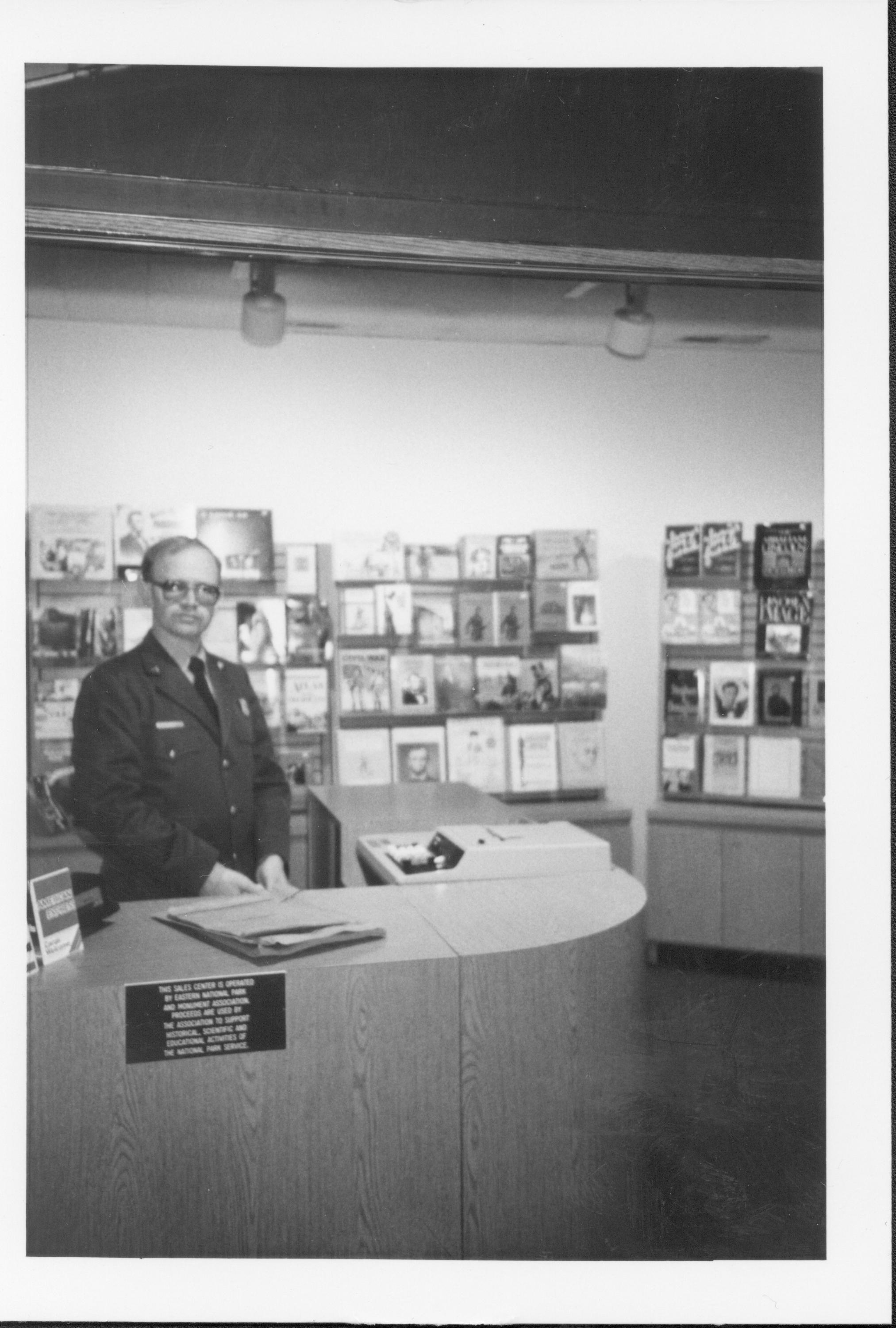 NA Lincoln Home NHS- Visitor Center, Eastern National LIHO Sales Area, Eastern National Sales Area Visitor Center, bookstore