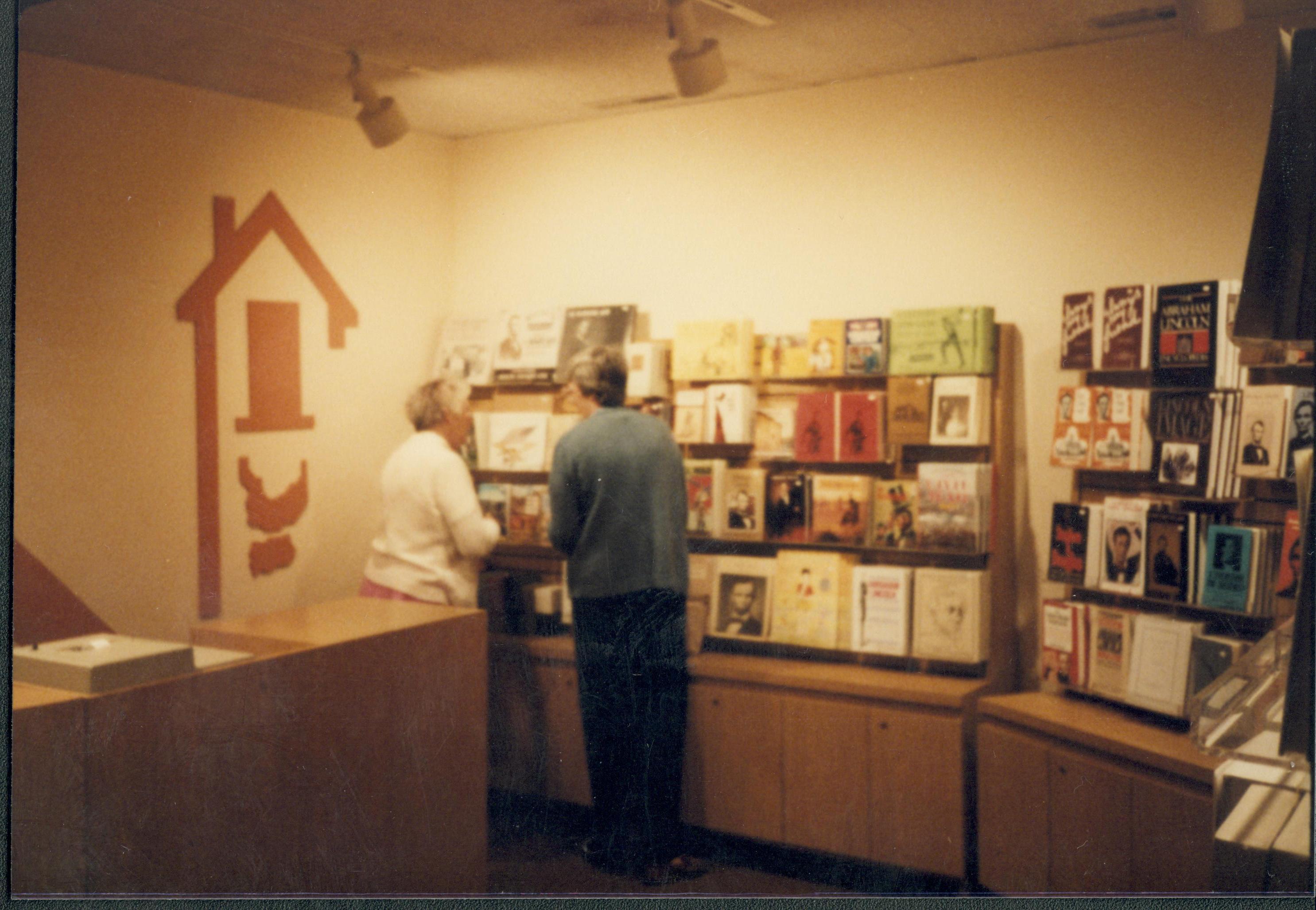 NA Lincoln Home NHS- Visitor Center, Eastern National LIHO Sales Area, Eastern National Sales Area Visitor Center, bookstore