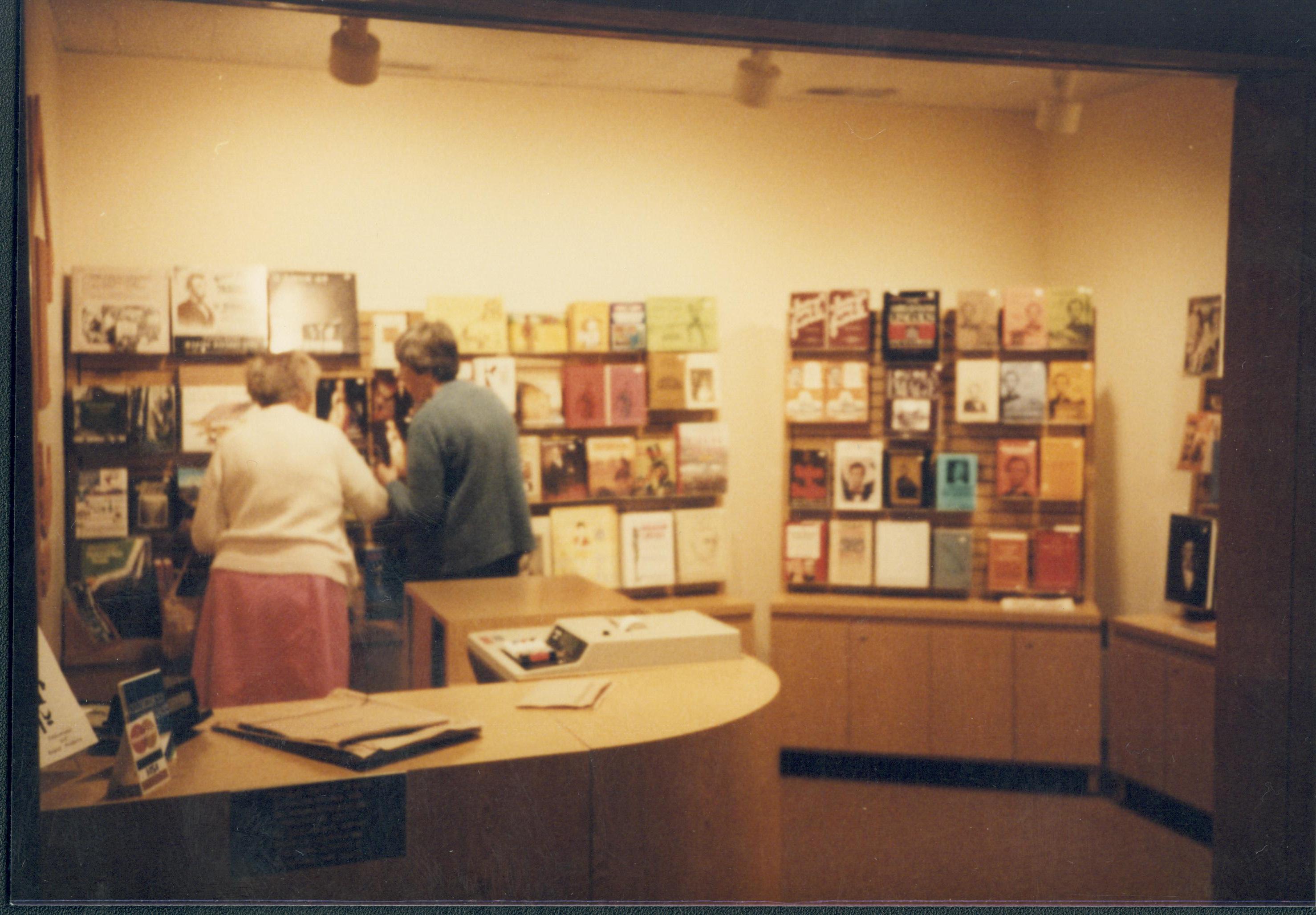 NA Lincoln Home NHS- Visitor Center, Eastern National LIHO Sales Area, Eastern National Sales Area Visitor Center, bookstore