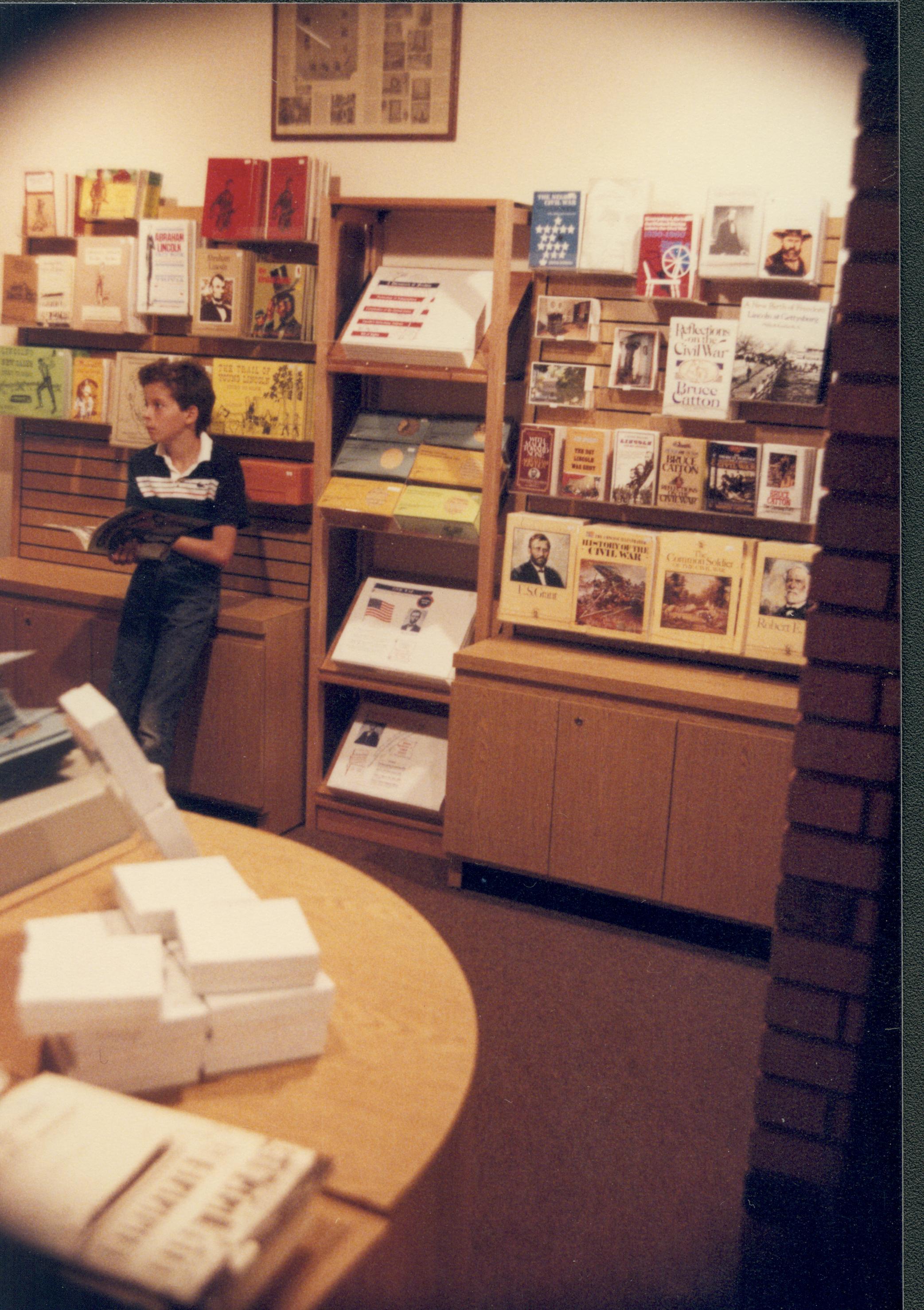 NA Lincoln Home NHS- Visitor Center, Eastern National LIHO Sales Area Visitor Center, bookstore