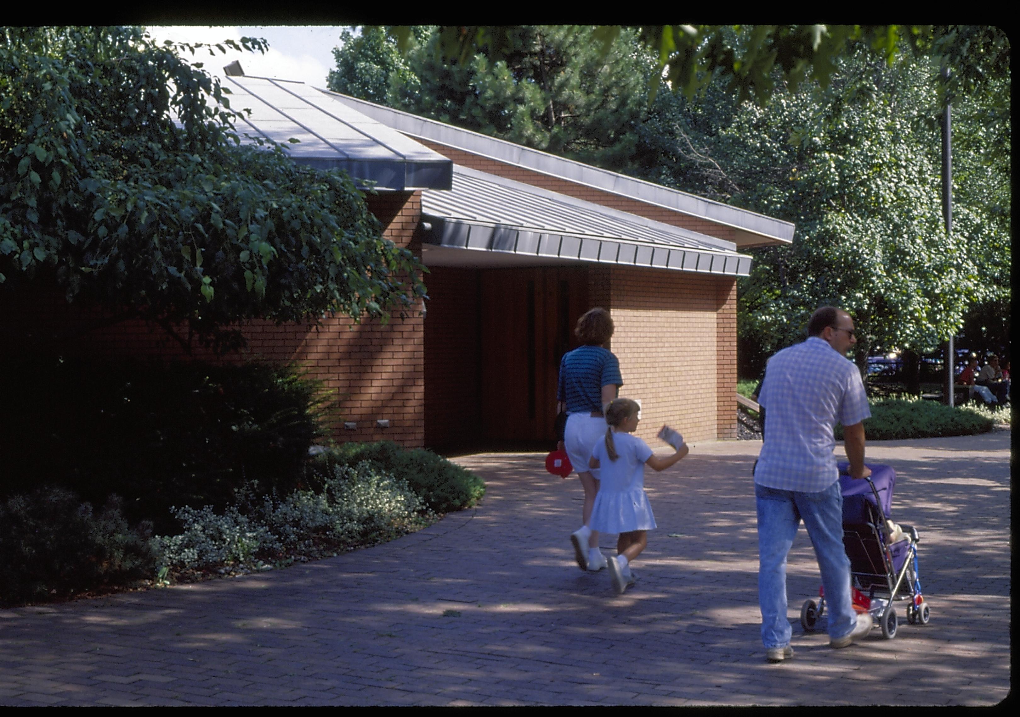 NA Lincoln Home NHS- Visitor Center, 19 Visitor Center, entrance, sidwalk