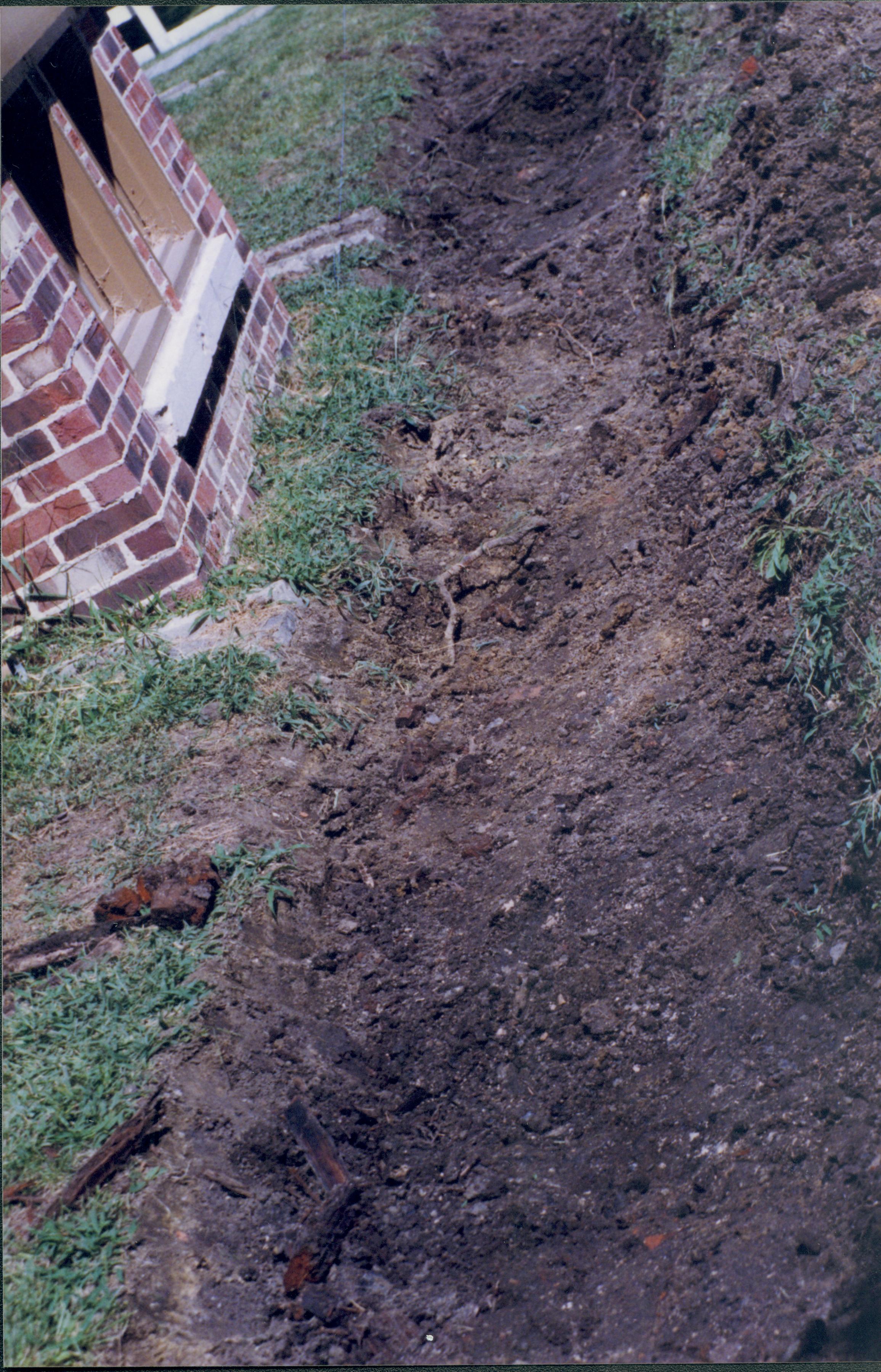 Shutt House trench Lincoln Home NHS- Shutt House HS-17 8/4-98 (and Sprigg), Roll 1998-6, 1998-6-24A P Shutt House, trench