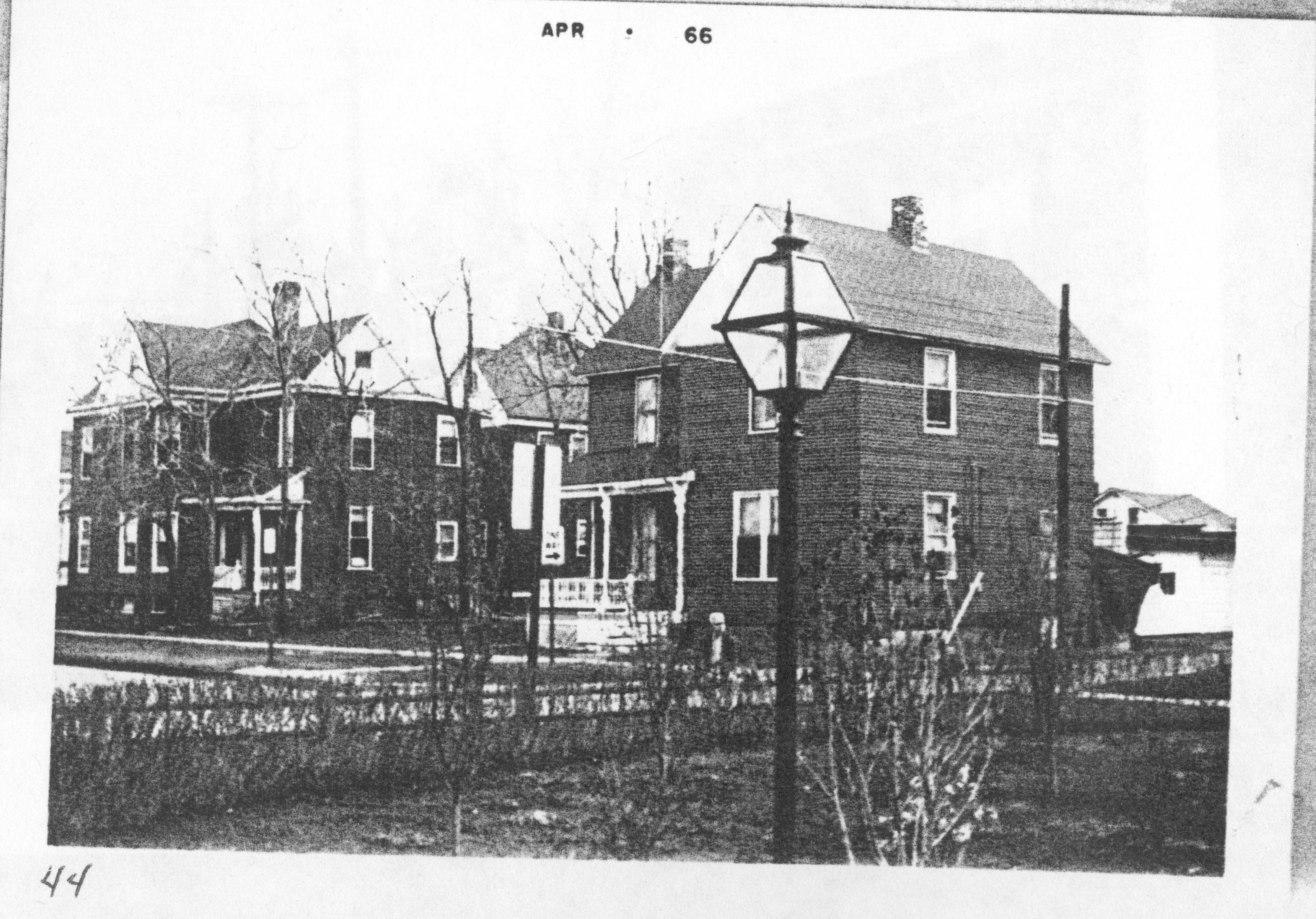 East side of 8th St. from Jackson to Edwards Lincoln Home NHS- Various Neighborhood locations, VF88-49, 44 neighborhood, historical
