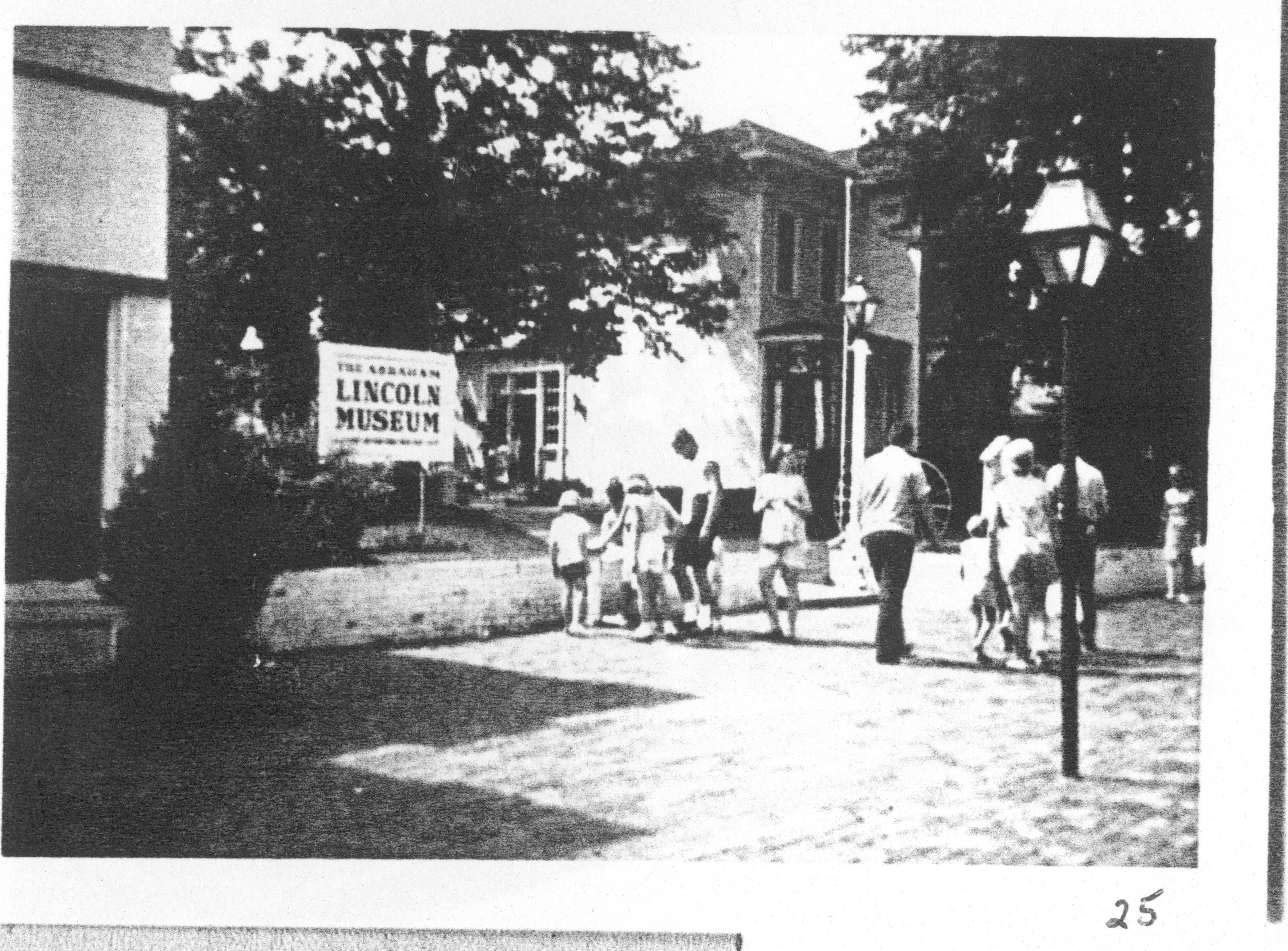 NA Lincoln Home NHS- Various Neighborhood locations, VF88-52, 25 neighborhood, historical