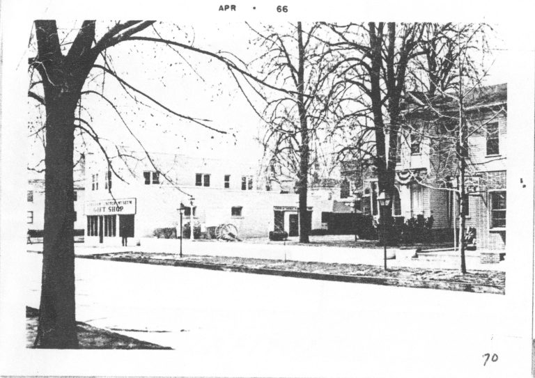 West side of 8th St. from Jackson to Capitol Lincoln Home NHS- Various Neighborhood locations, VF88-46, 70 neighborhood, historical