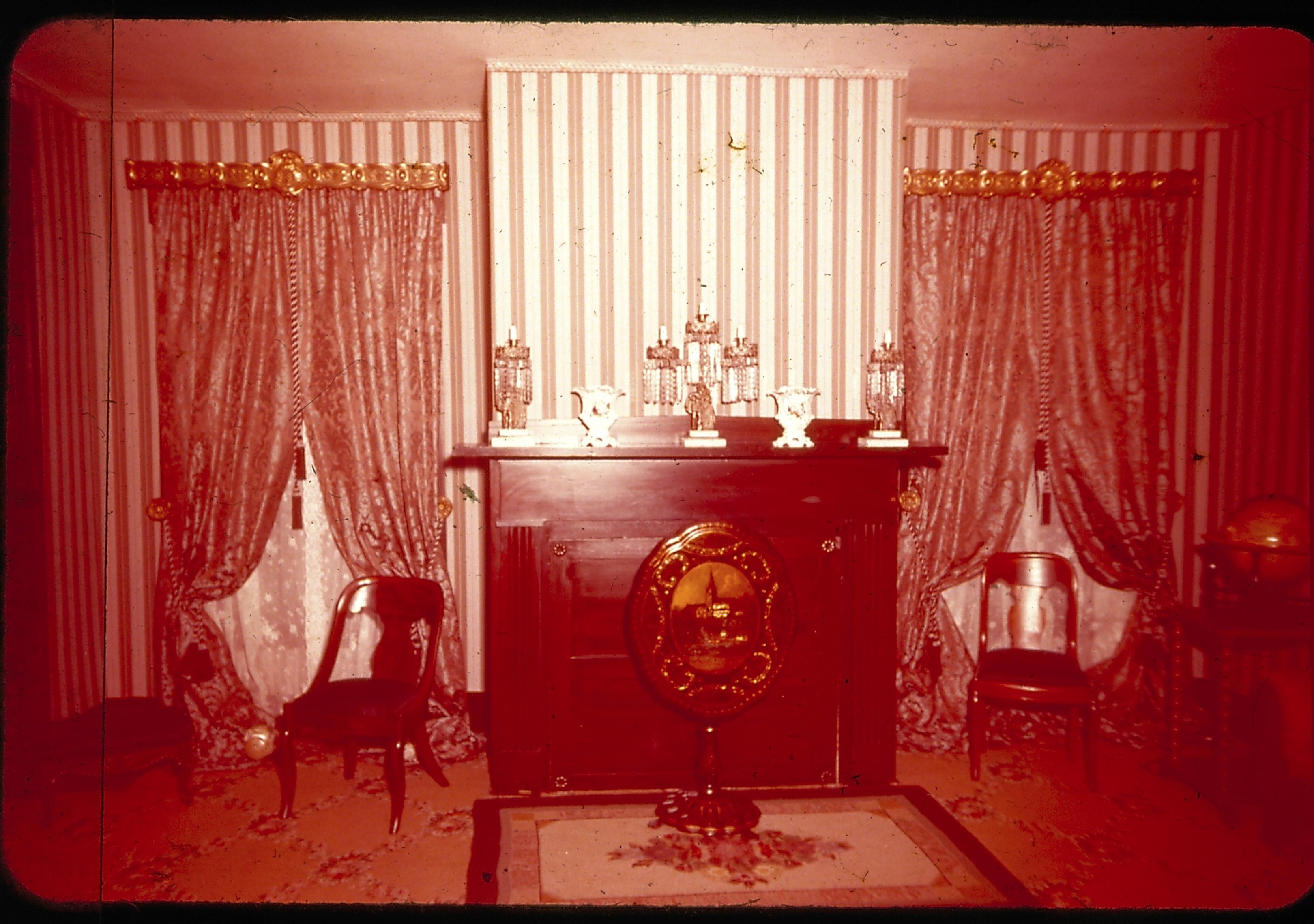 Lincoln home rear parlor, north wall (fireplace). Lincoln Home NHS- Souvenir Set, 60W set 1, L-204, Z204 Lincoln, souvenir, slide