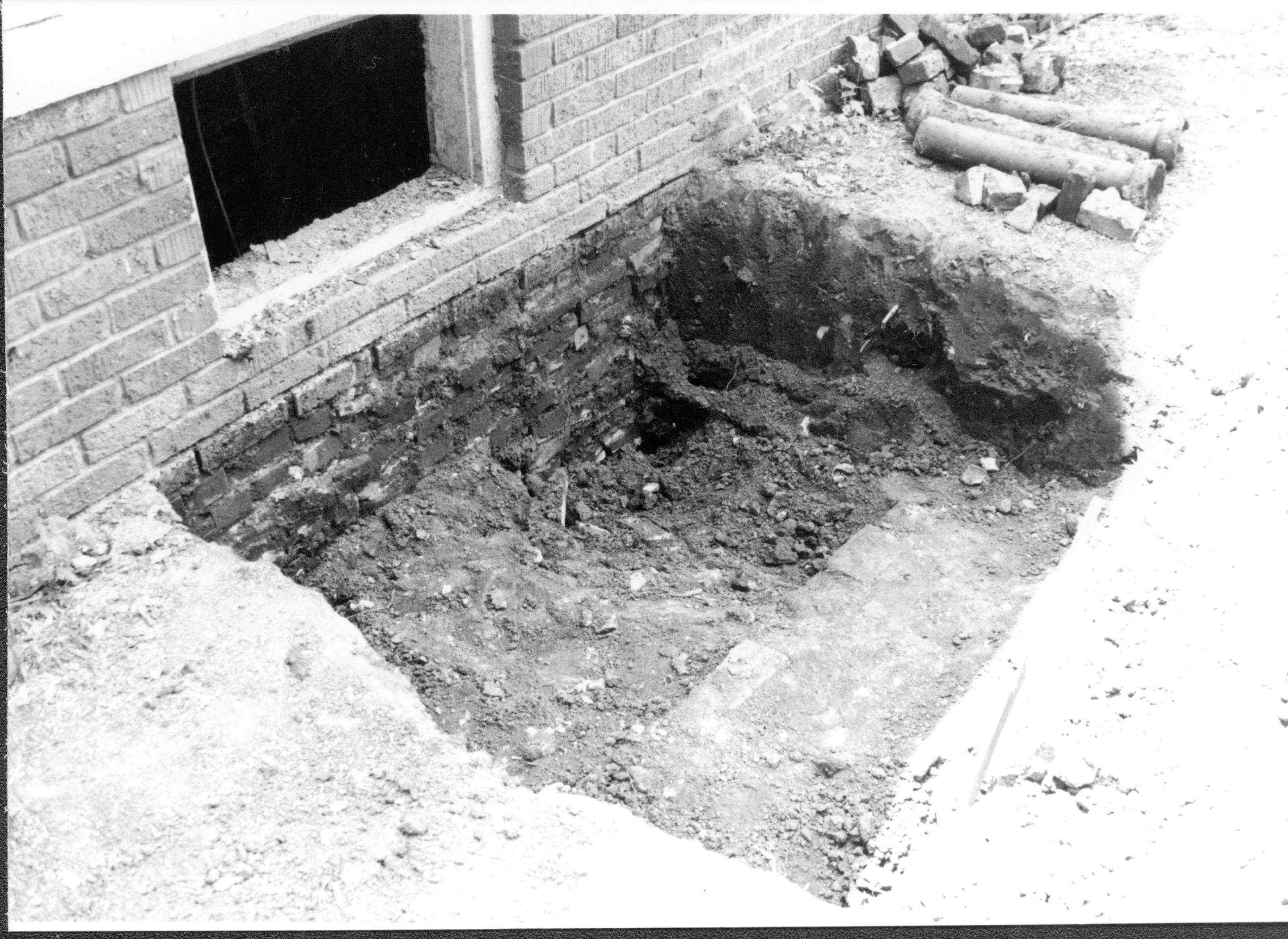 archeological investigation, north Lincoln Home NHS- Sprigg House HS-11, foundation and fence, Roll #4 exp 24A Sprigg House, archeology