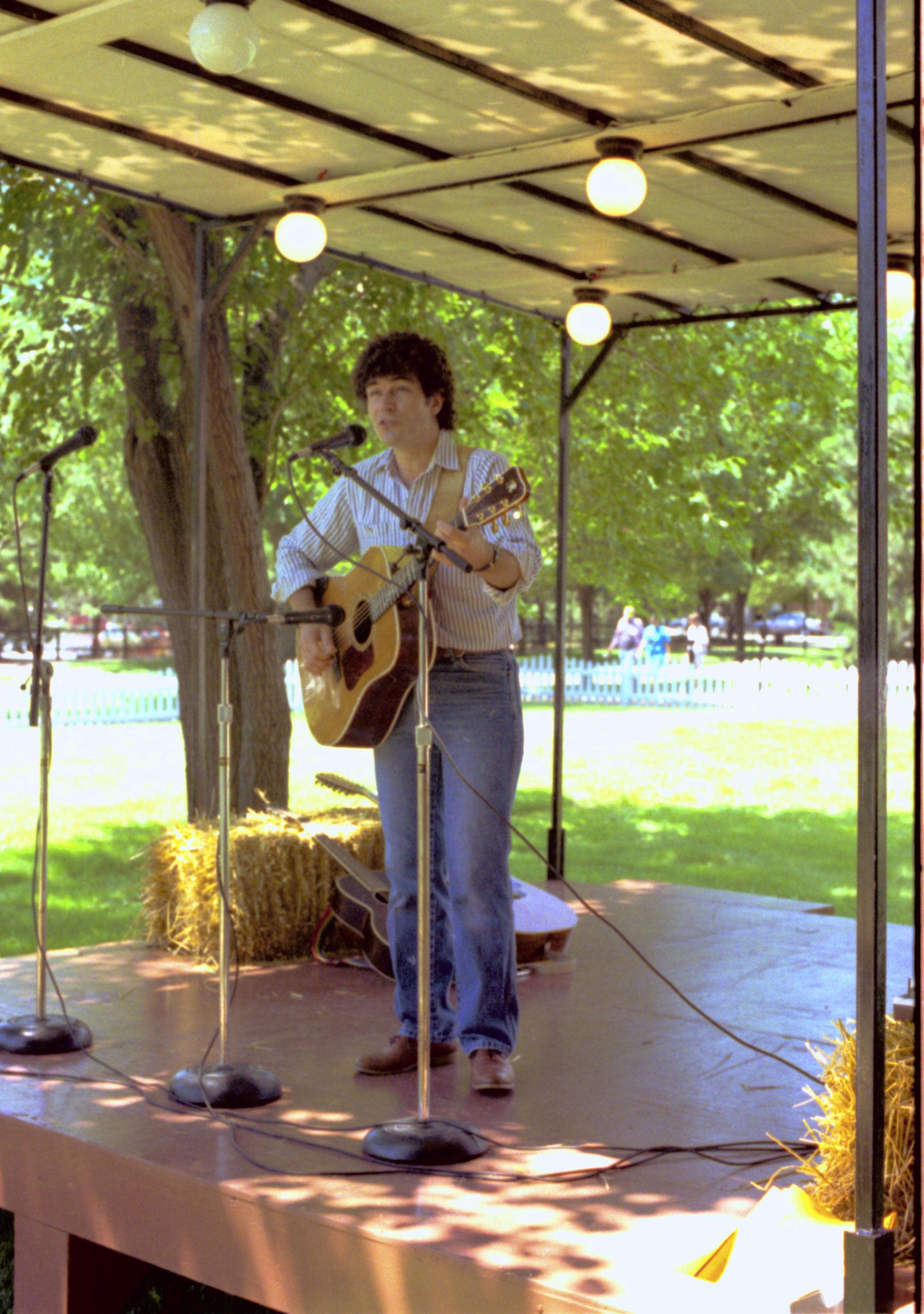 NA Lincoln Home NHS- Lincoln Festival, 22C, 471631 Lincoln Festival, musician