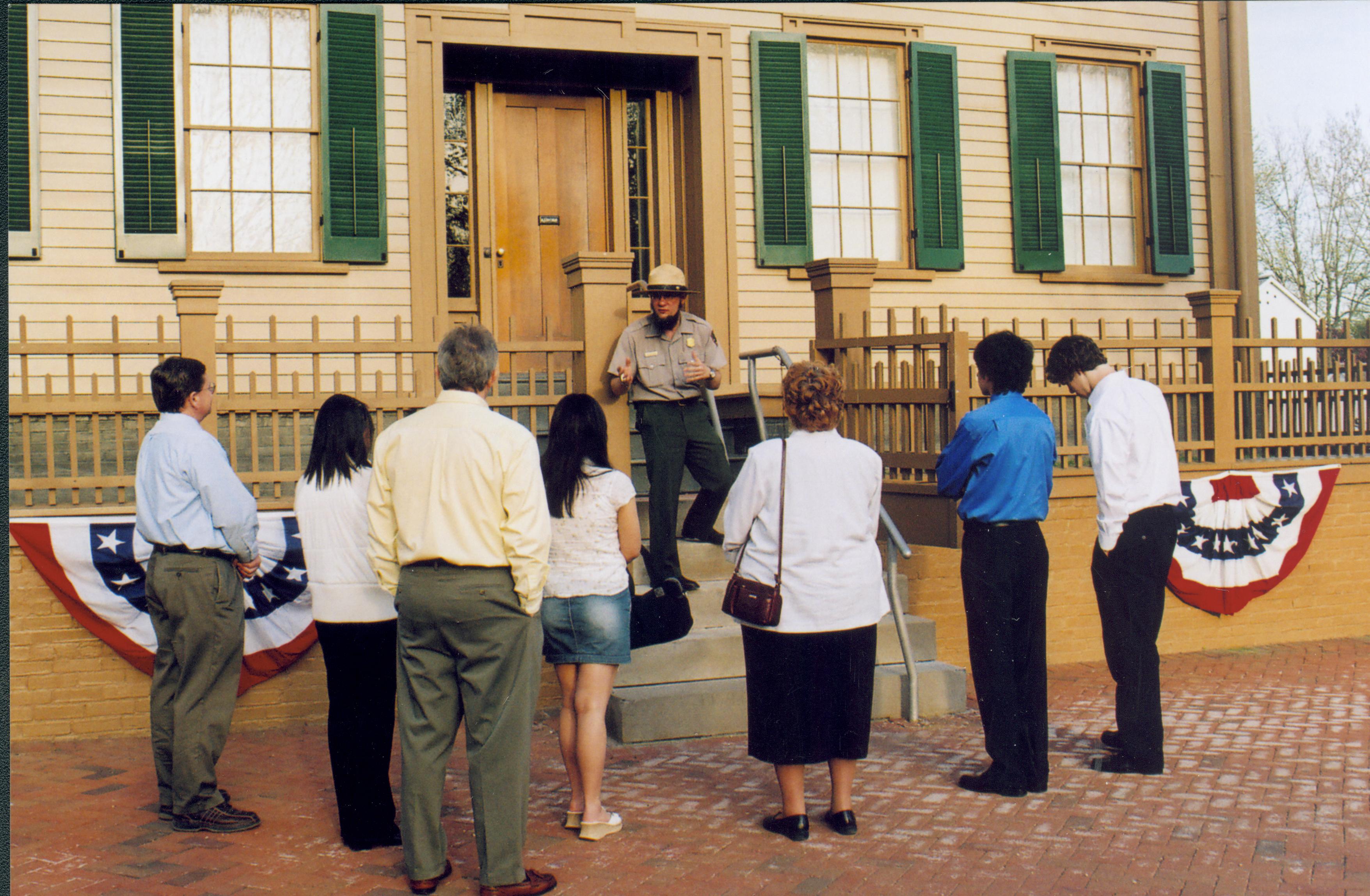 NA Lincoln Home NHS- Lincoln Presidential Museum Opening, Disc A 20 Lincoln Museum, tour