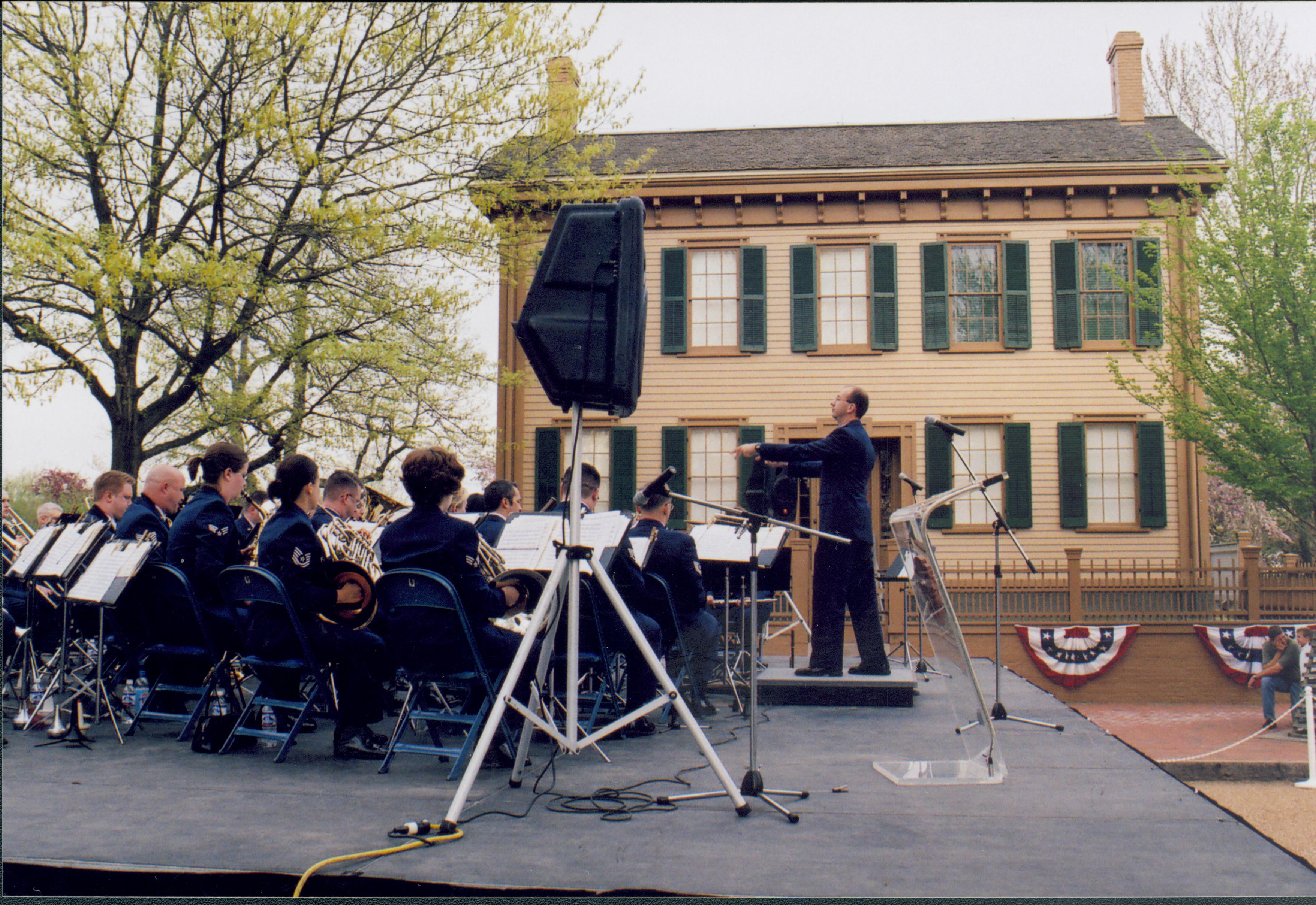 NA Lincoln Home NHS- Lincoln Presidential Museum, Disc J 3 Presidential Museum, Air Force Band