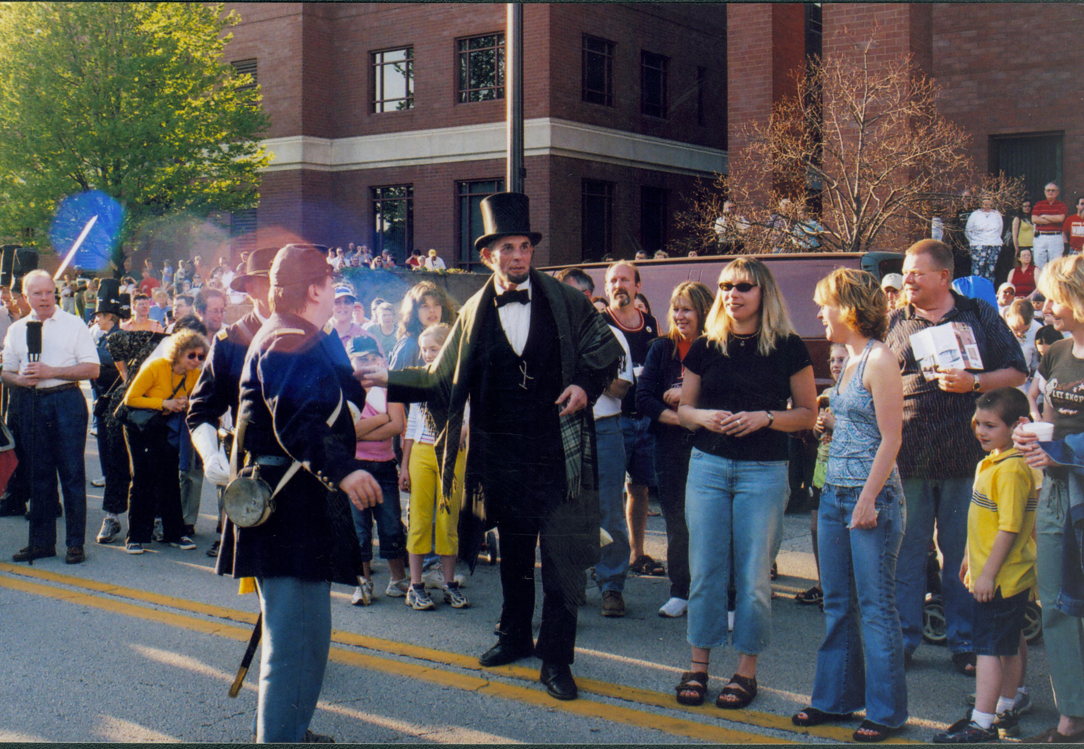 NA Lincoln Home NHS- Presidential Museum, Disc Q 7 Presidential Museum, Lincoln impersonator