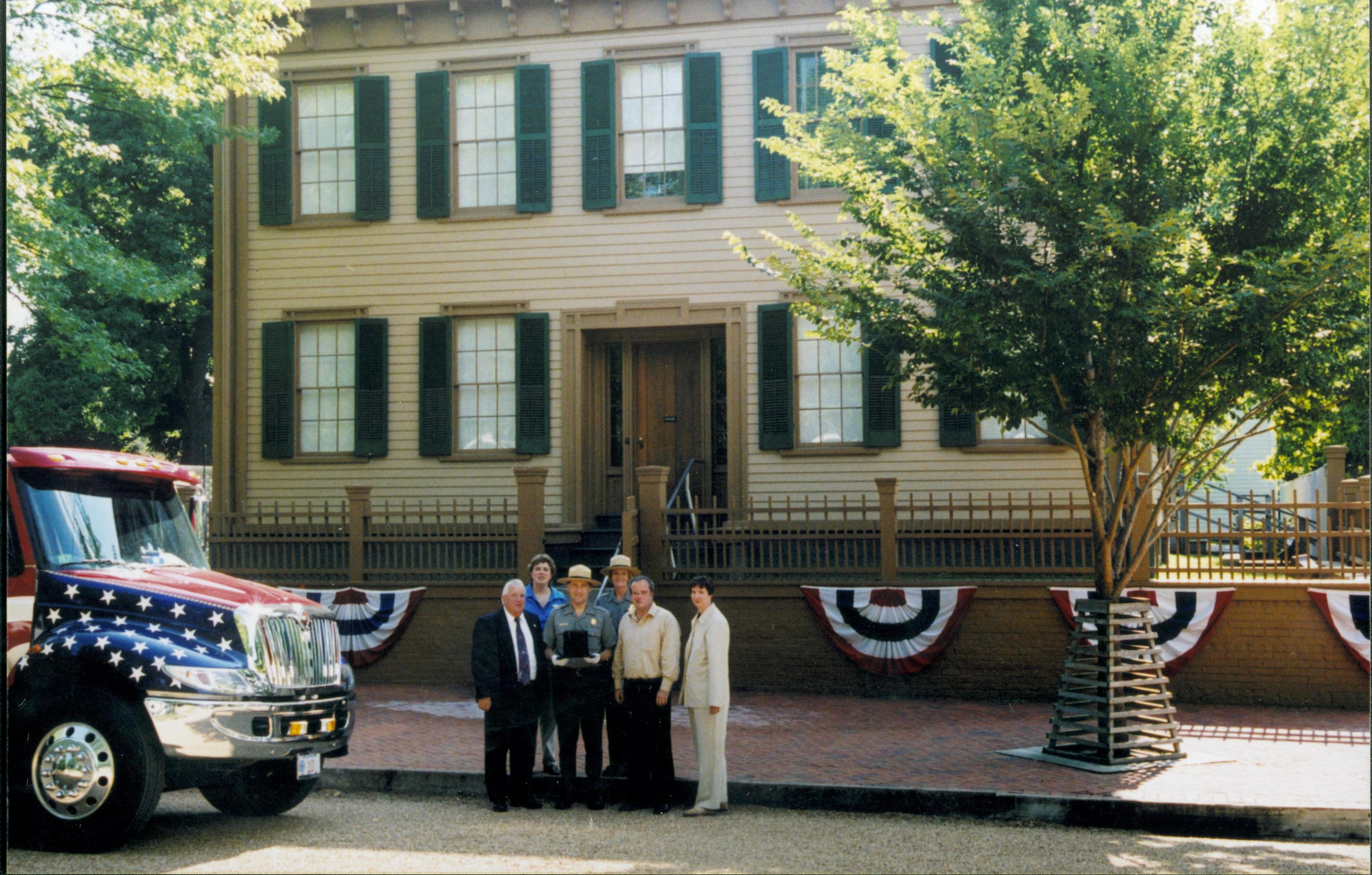 NA Lincoln Home NHS- National Flag Exhibit, Roll 1 Lincoln home, exhibit