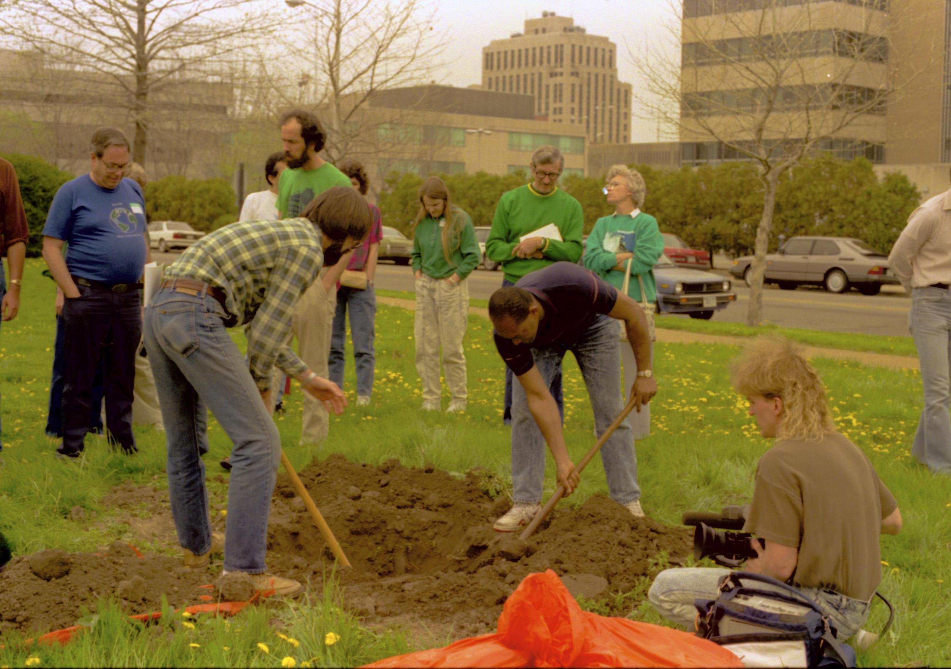 NA Lincoln Home NHS- Morse House Tree Planting, 64A Morse House, tree planting