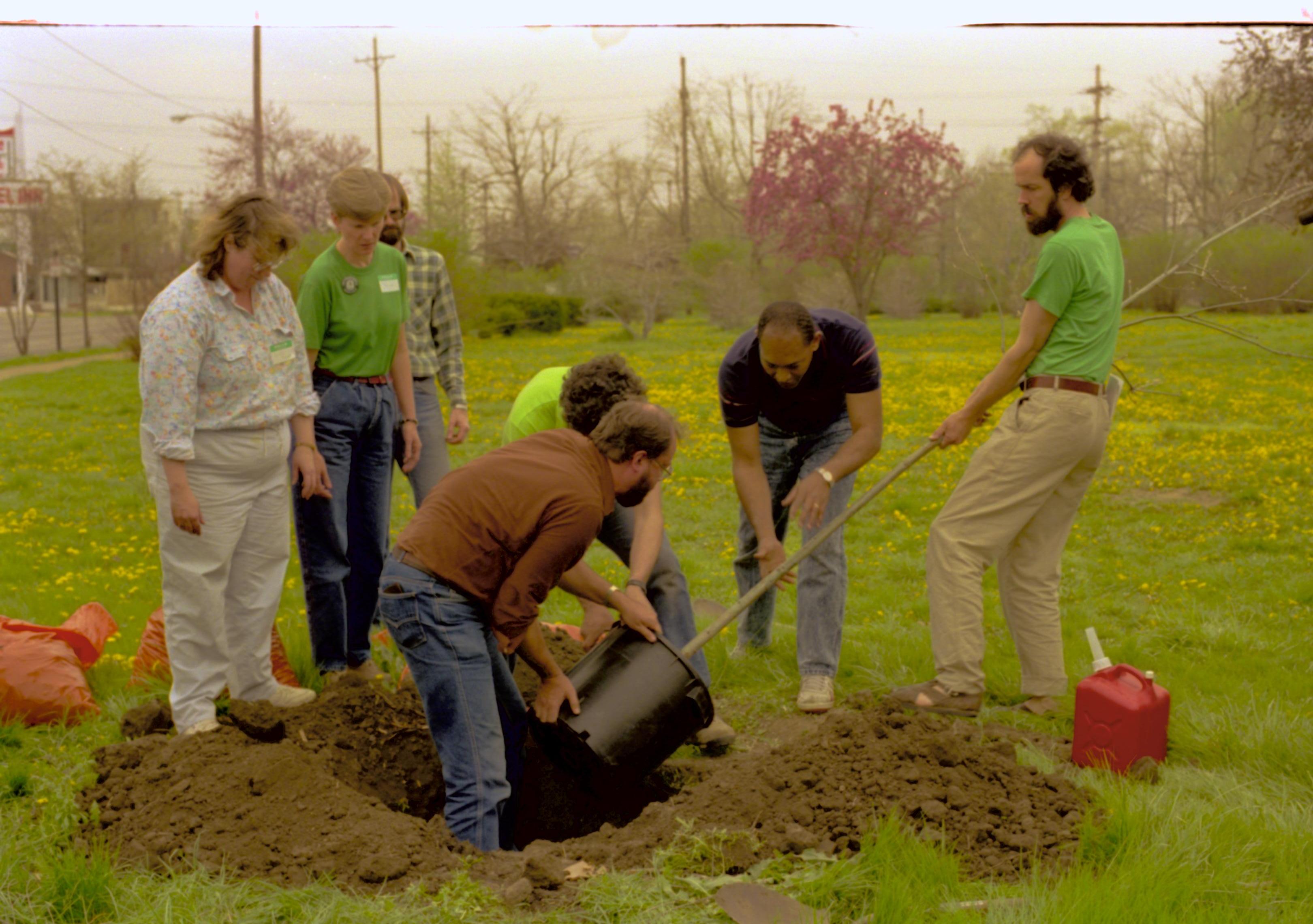 NA Lincoln Home NHS- Morse House Tree Planting, 64A Morse House, tree planting