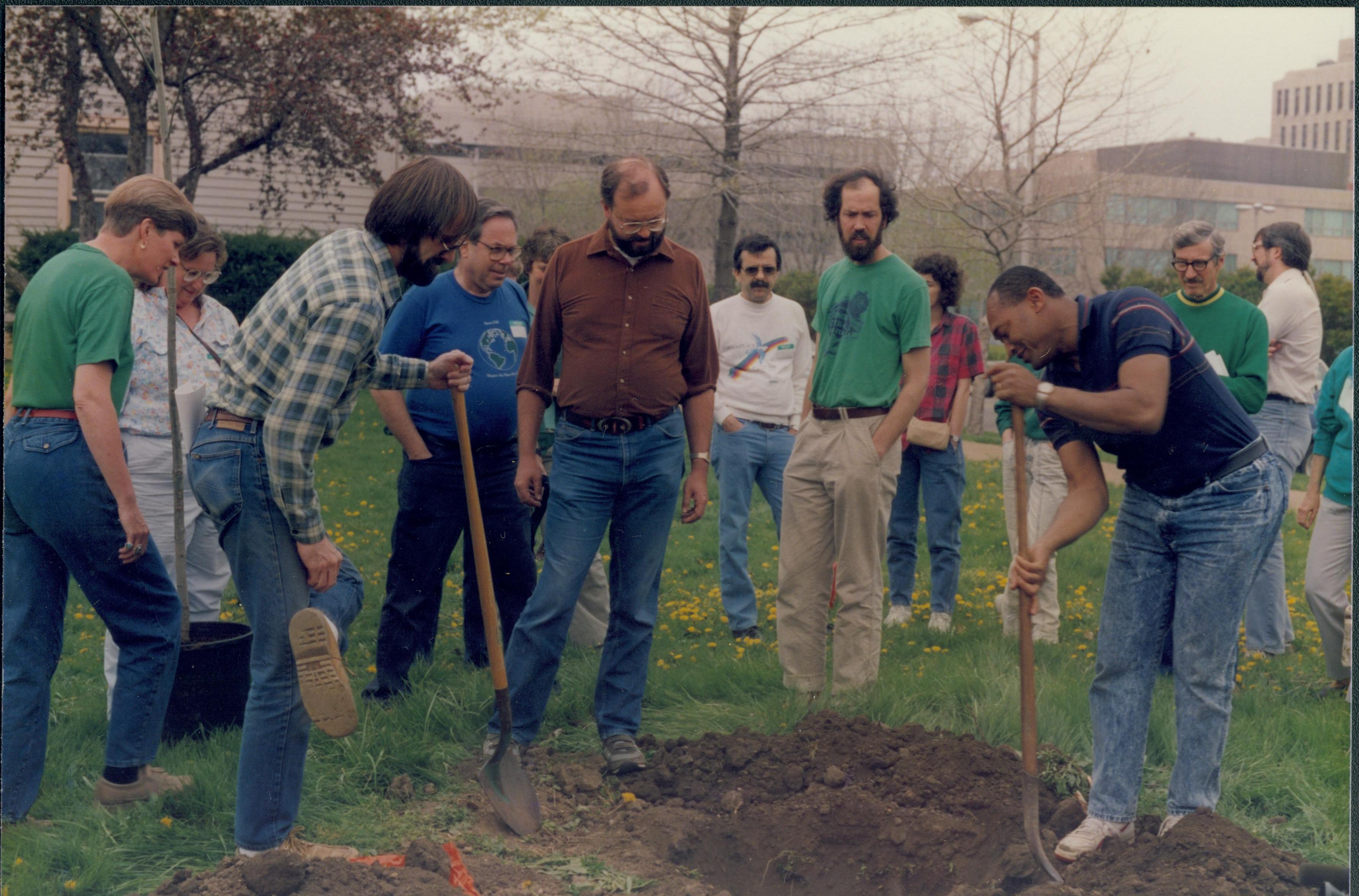 Supt. Gentry Davis at tree planting Lincoln Home NHS- Morse House Tree Planting Morse House, tree planting