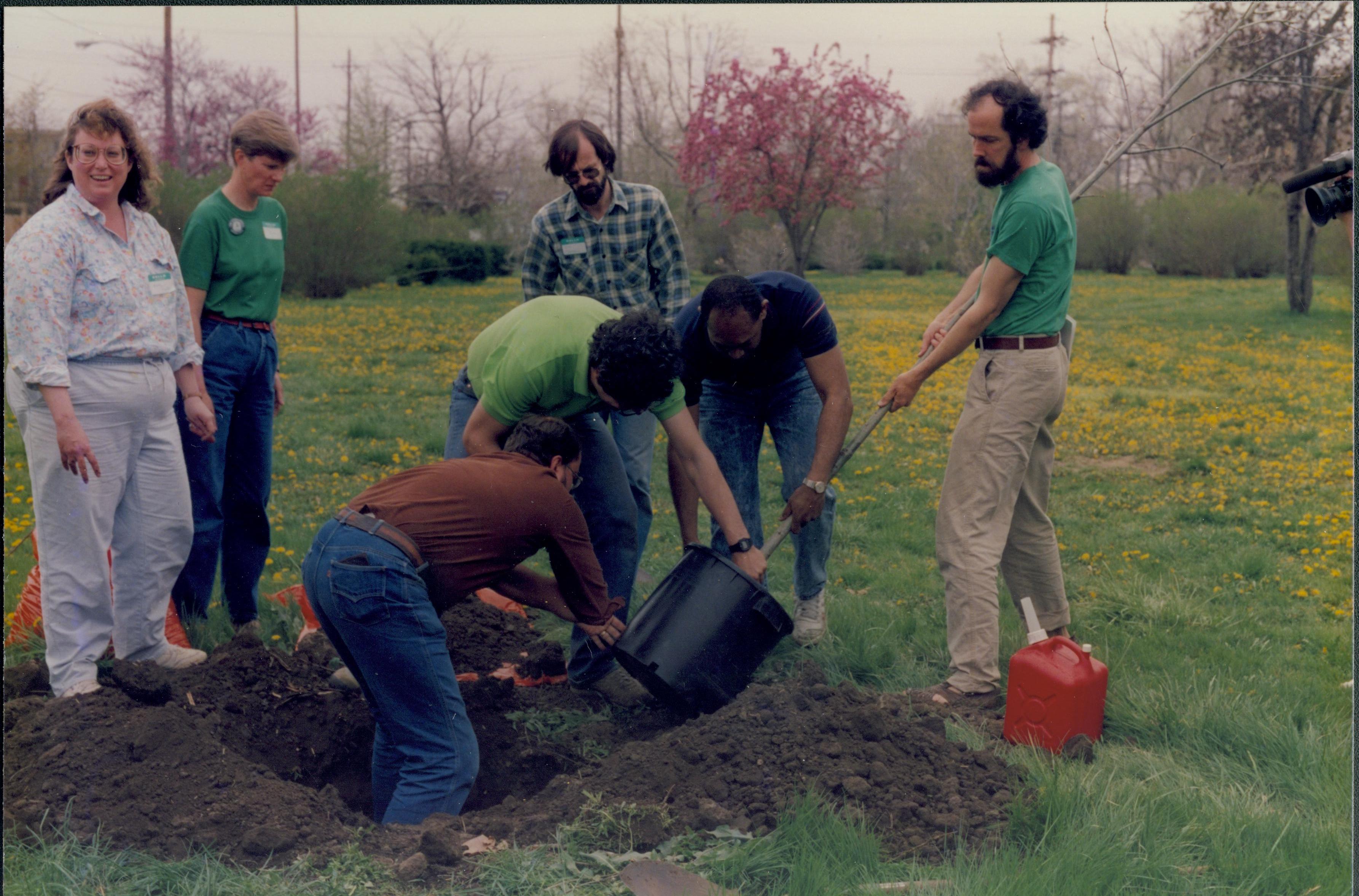 Supt. Gentry Davis at tree planting Lincoln Home NHS- Morse House Tree Planting Morse House, tree planting