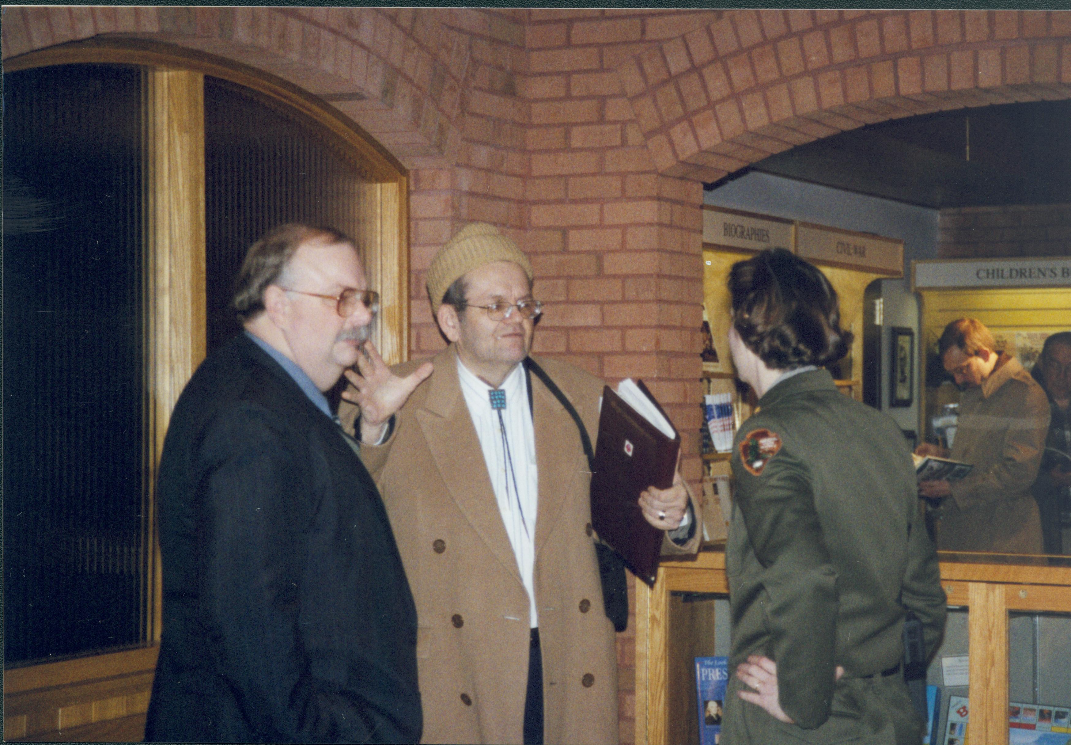 NA Lincoln Home NHS- Lincoln Birthday, George Painter Lectures, Roll 2001-1 exp 16 reception, lecture