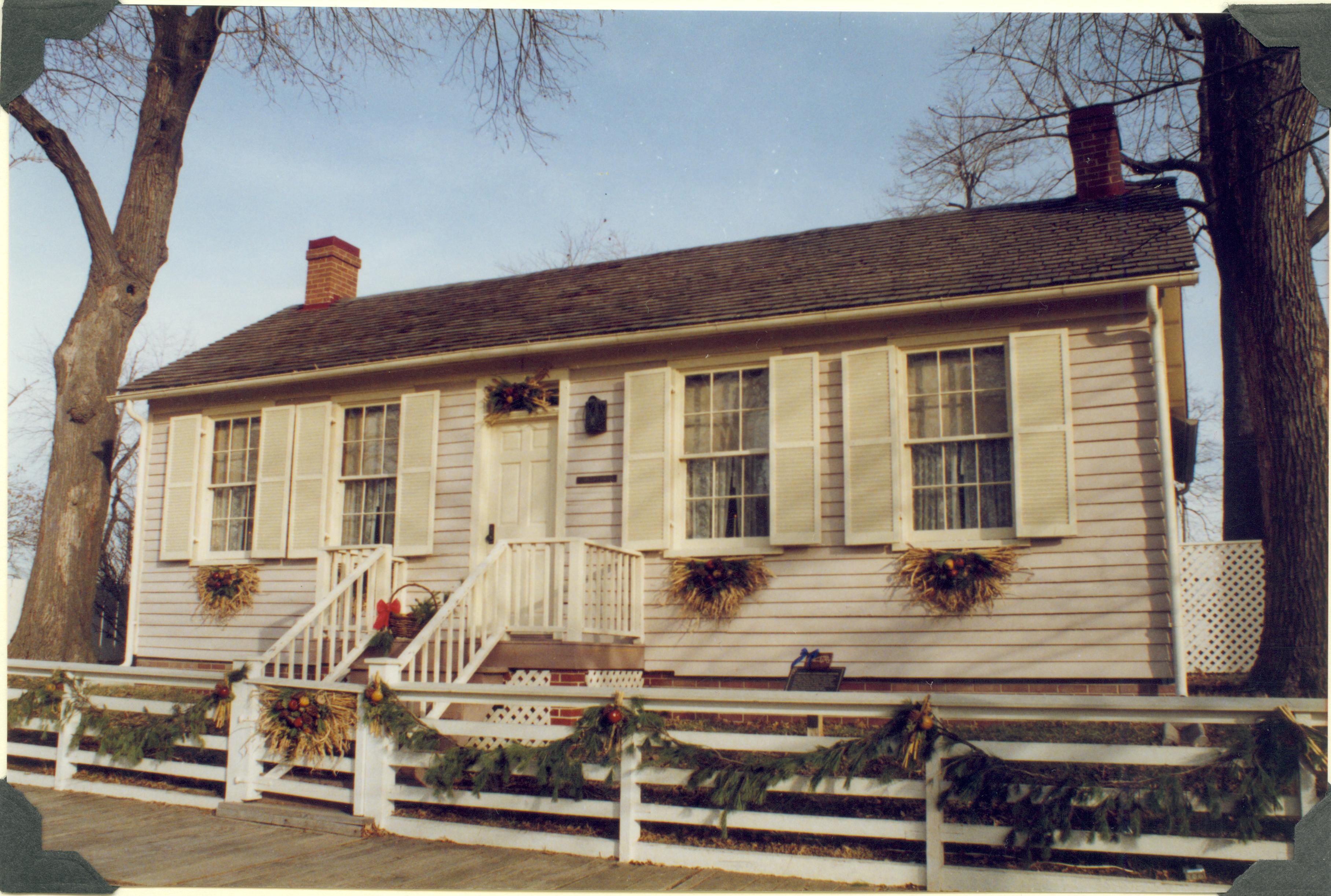 NA Lincoln Home NHS- Christmas in Licoln Neighborhood 1989 Christmas, neighborhood, decorations