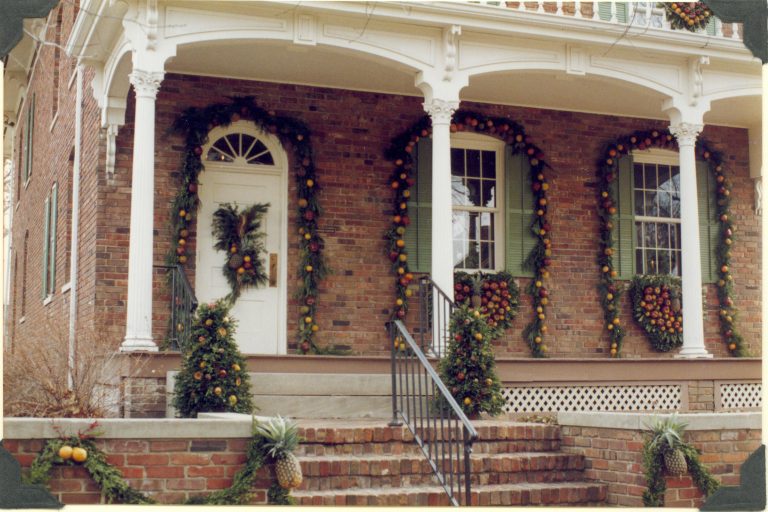 NA Lincoln Home NHS- Christmas in Licoln Neighborhood 1989 Christmas, neighborhood, decorations