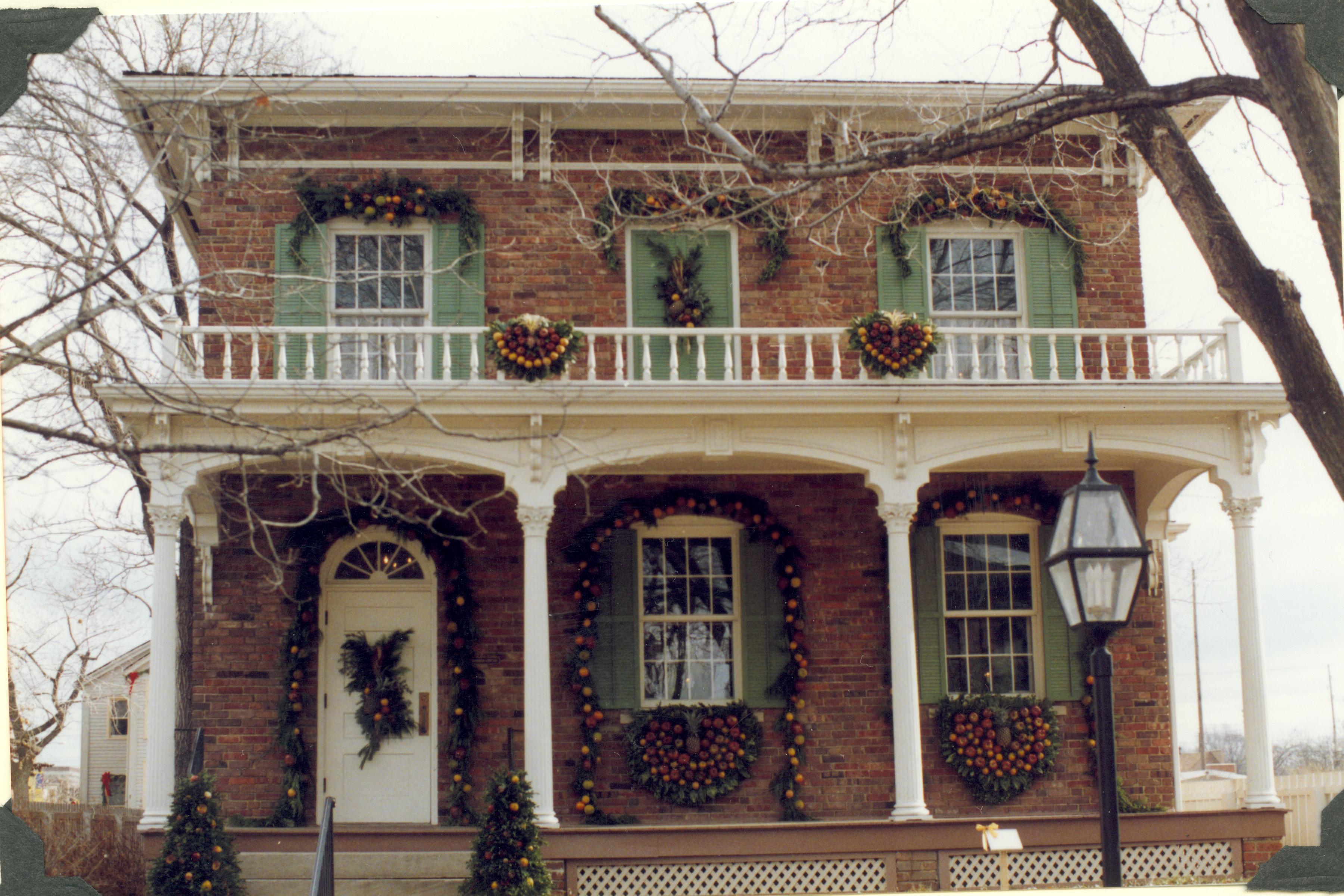 NA Lincoln Home NHS- Christmas in Licoln Neighborhood 1989 Christmas, neighborhood, decorations