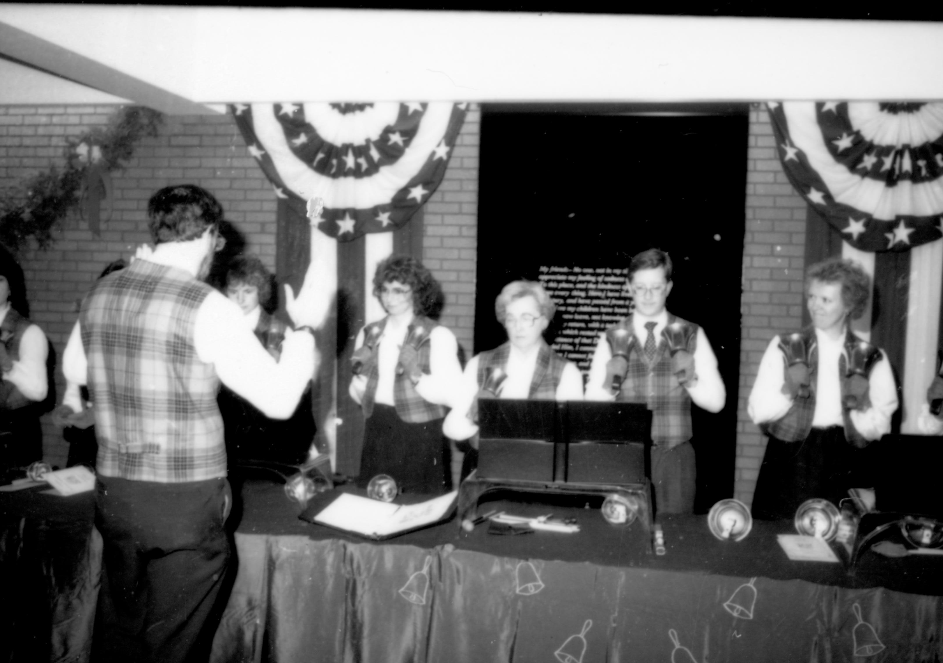 NA Lincoln Home NHS- Christmas in Licoln Neighborhood 1989, 88315 Christmas, neighborhood, ceremony