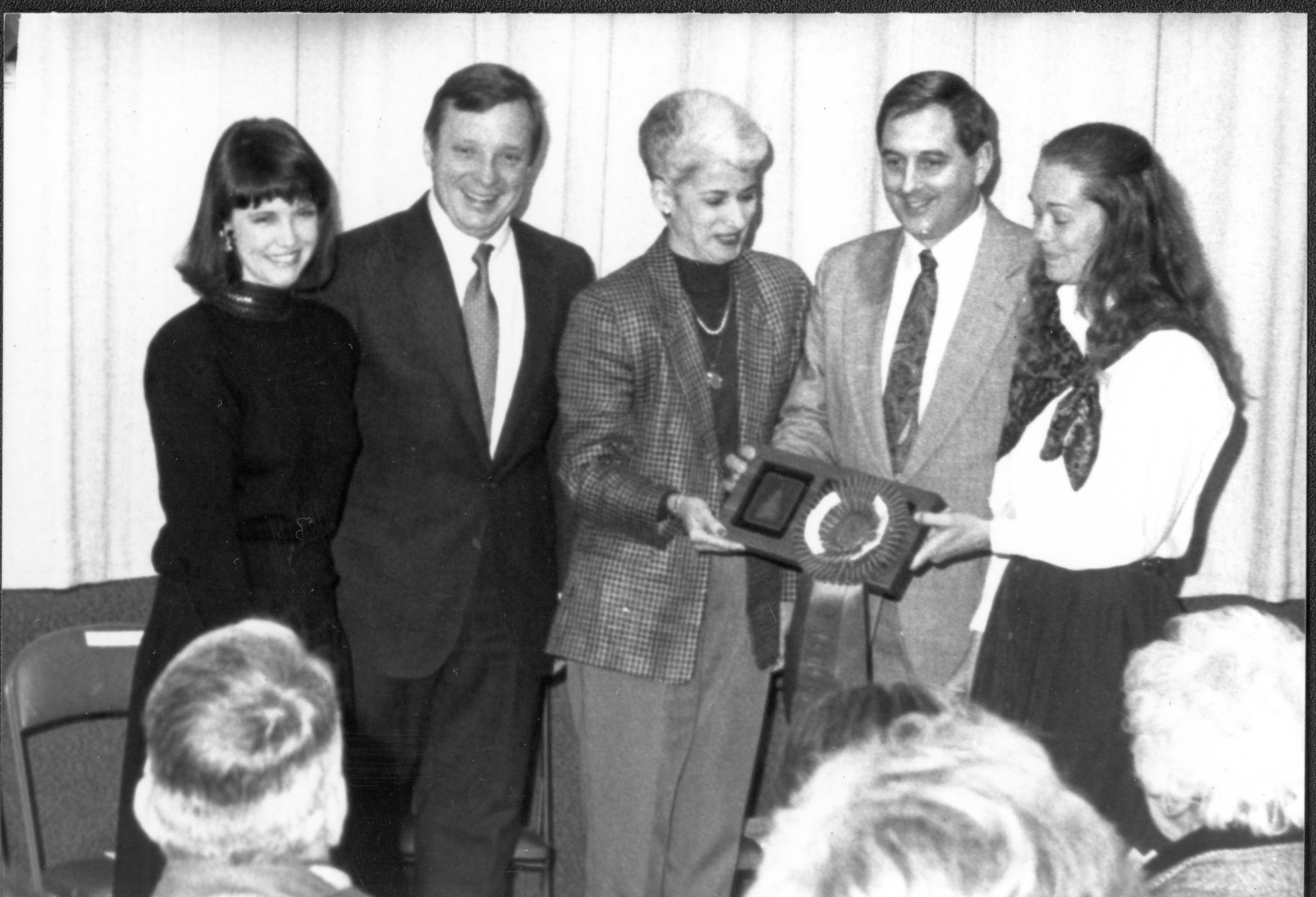 NA Lincoln Home NHS- Christmas in Licoln Neighborhood 1989, 88312, #24 Christmas, ceremony, award