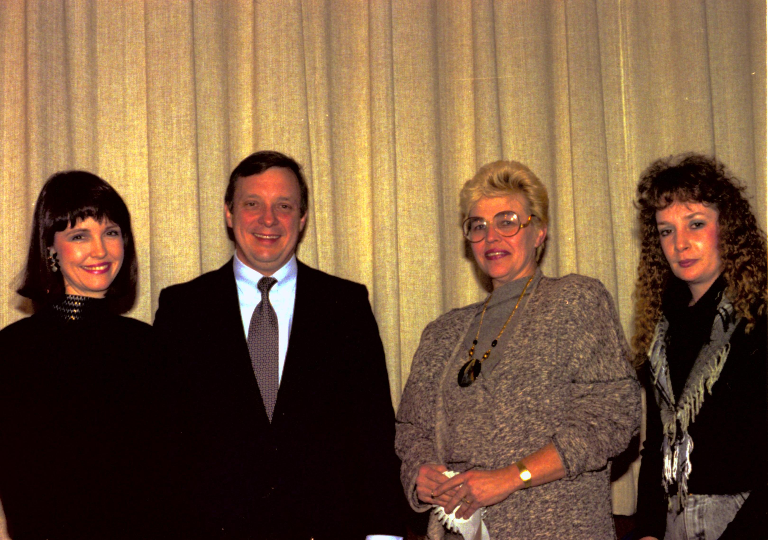 NA Lincoln Home NHS- Christmas in Licoln Neighborhood 1989, 8488, 142A, 24 Christmas, award, ceremony