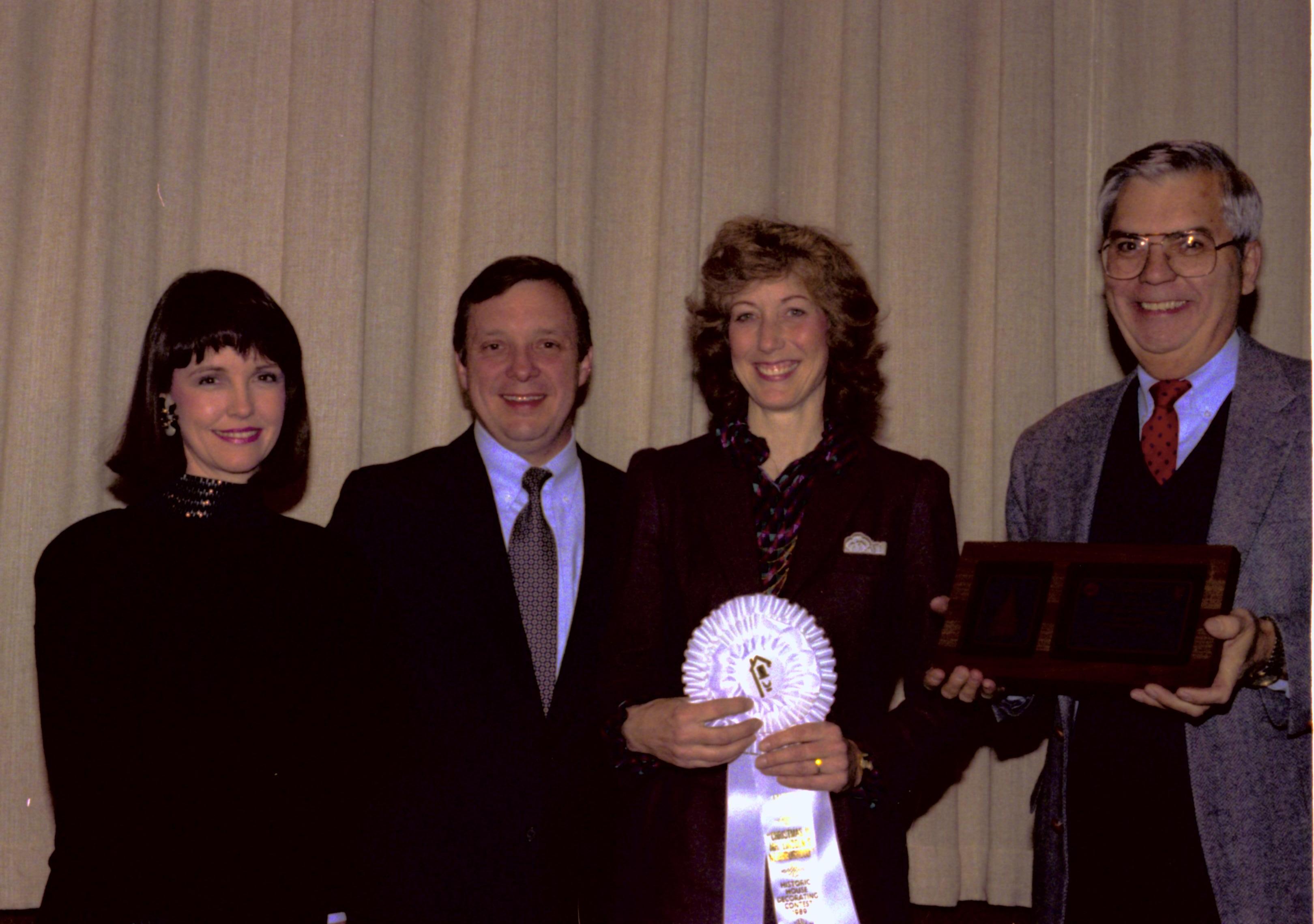 NA Lincoln Home NHS- Christmas in Licoln Neighborhood 1989, 8488, 142A, 24 Christmas, award, ceremony