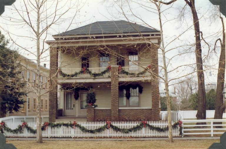 NA Lincoln Home NHS- Christmas in Licoln Neighborhood 1989 Christmas, neighborhood, decorations