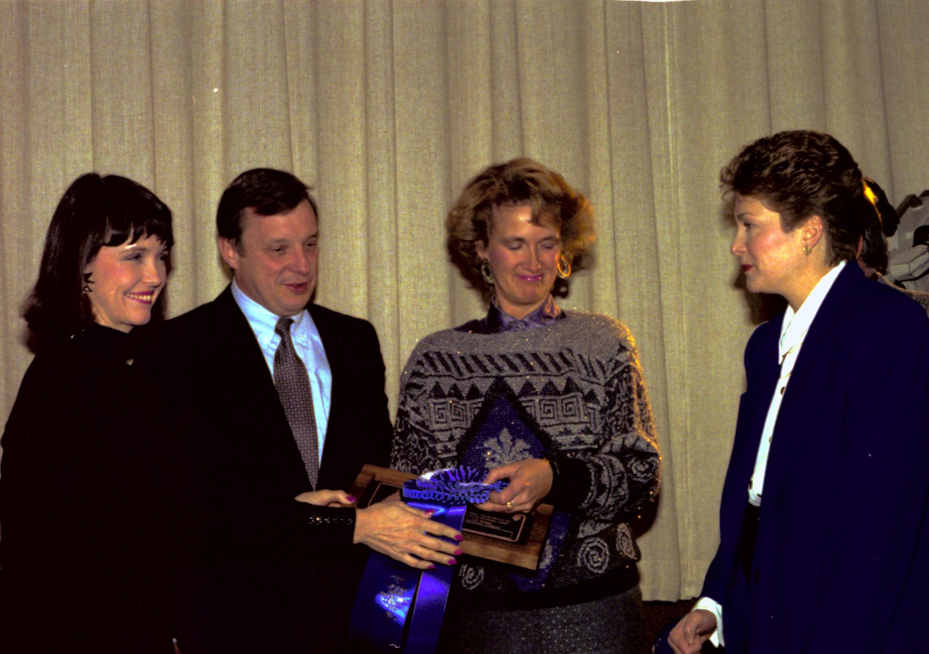 NA Lincoln Home NHS- Christmas in Licoln Neighborhood 1989, 8488, 142A, 24 Christmas, award, ceremony
