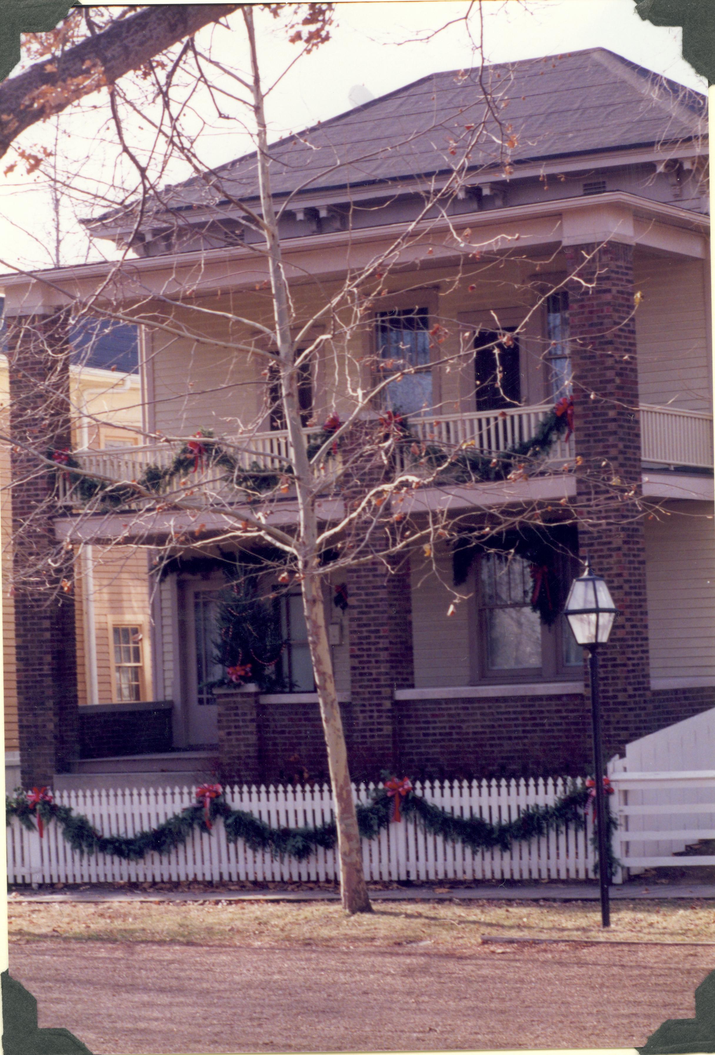 NA Lincoln Home NHS- Christmas in Licoln Neighborhood 1989 Christmas, neighborhood, decorations