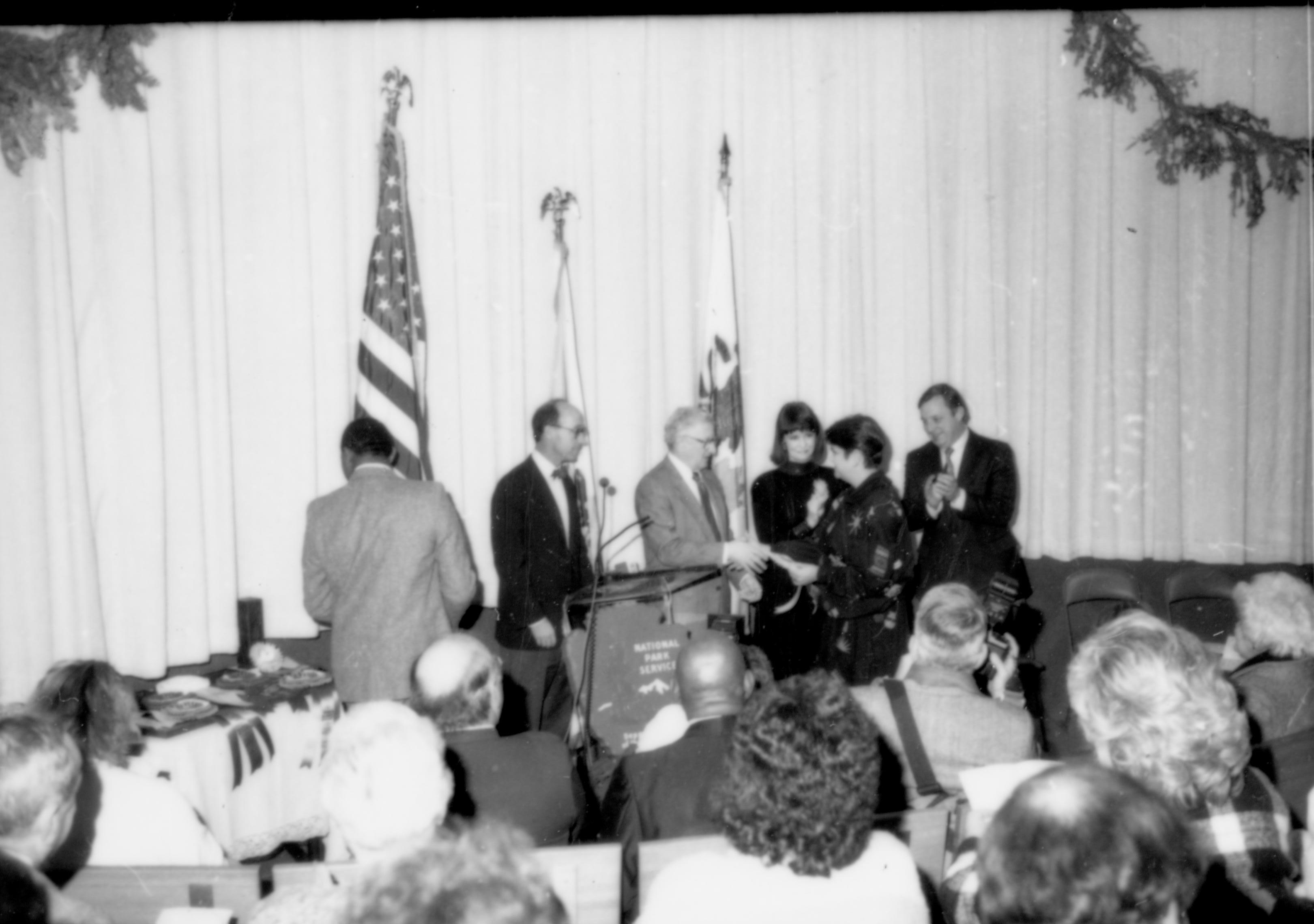 NA Lincoln Home NHS- Christmas in Licoln Neighborhood 1989, 88312, 56A Christmas, award, ceremony