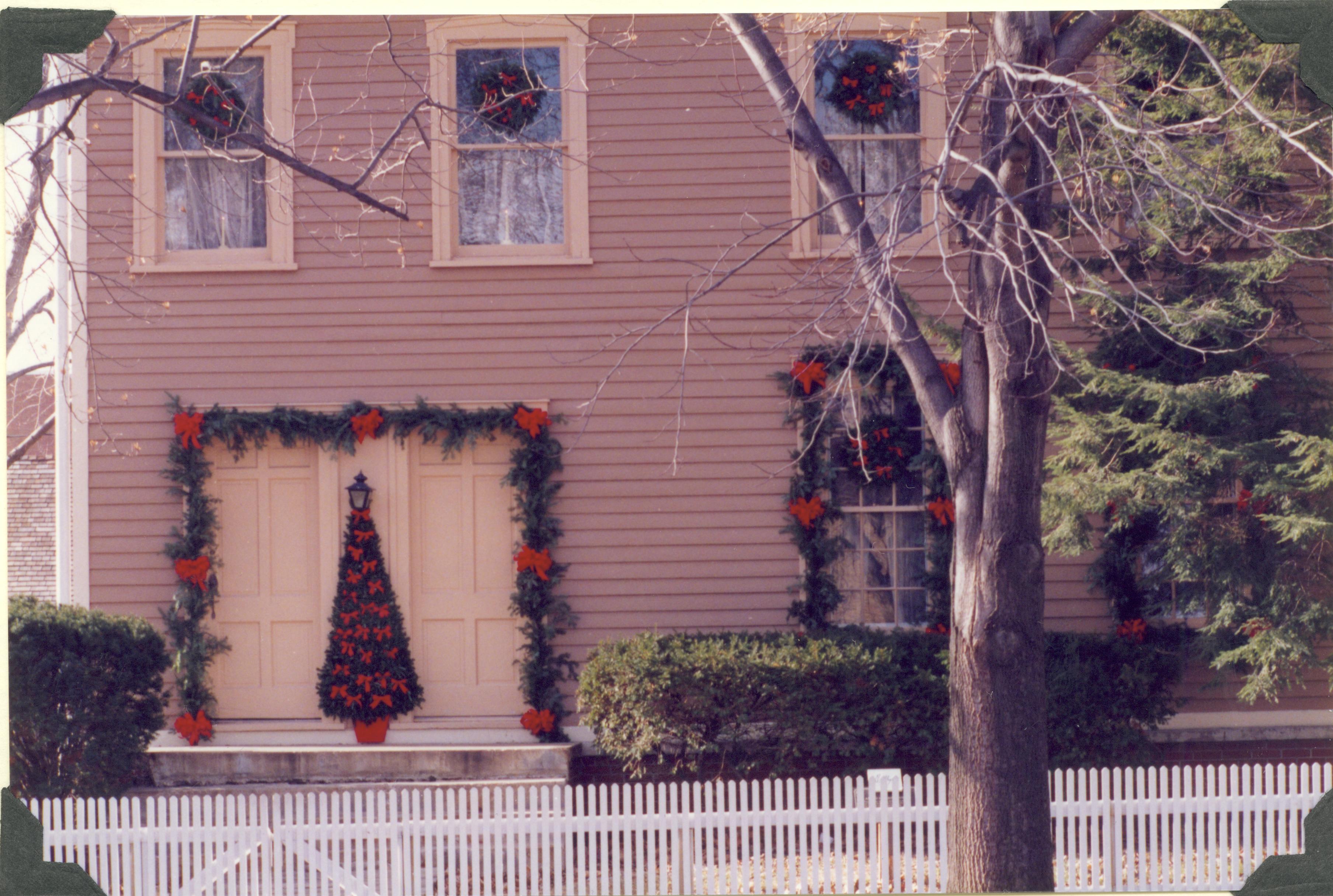 NA Lincoln Home NHS- Christmas in Licoln Neighborhood 1989 Christmas, neighborhood, decorations