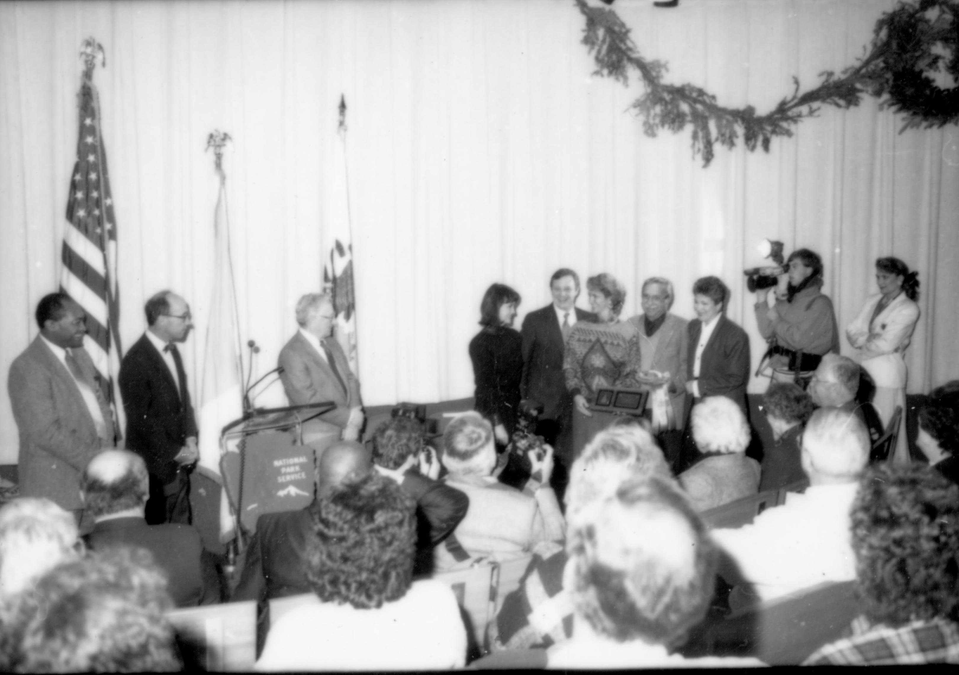 NA Lincoln Home NHS- Christmas in Licoln Neighborhood 1989, 88312 Christmas, award, ceremony