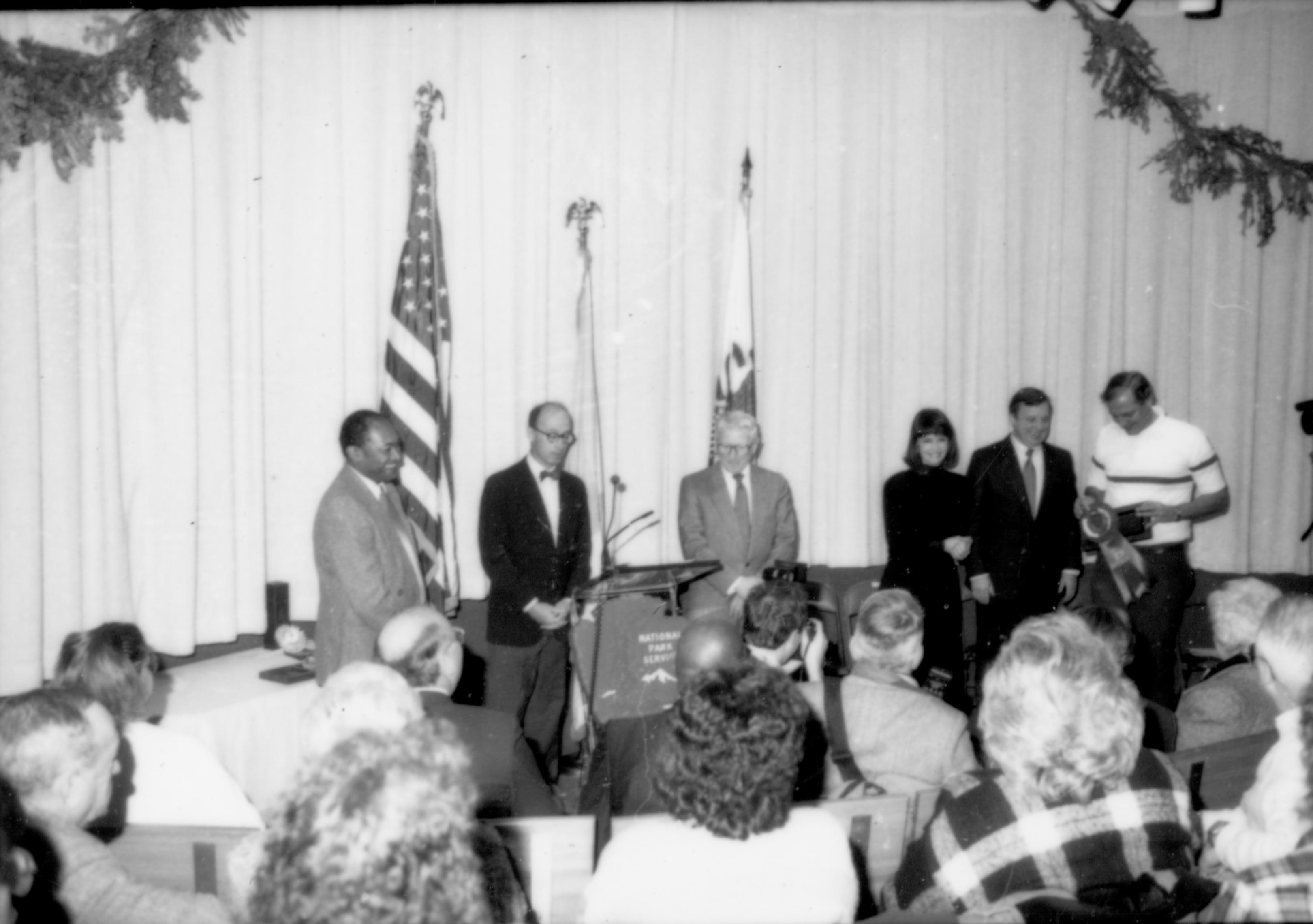 NA Lincoln Home NHS- Christmas in Licoln Neighborhood 1989, 88312 Christmas, award, ceremony