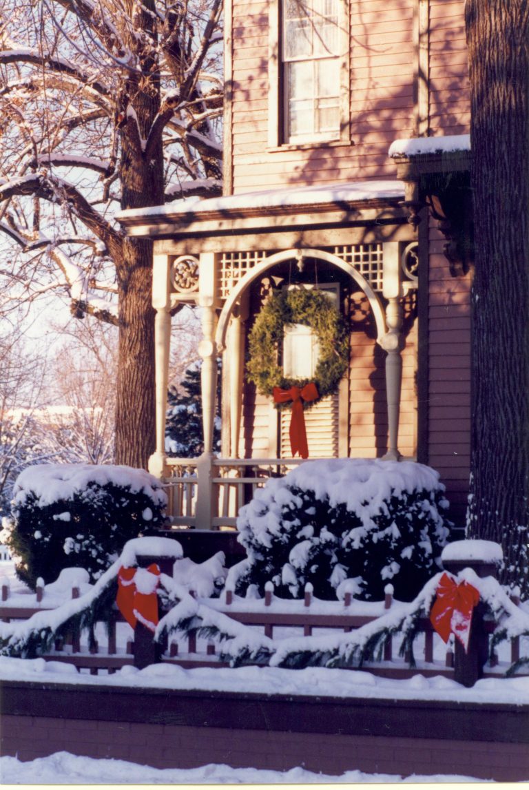 NA Lincoln Home NHS- Christmas in Licoln Neighborhood 1989 Christmas, neighborhood, decorations