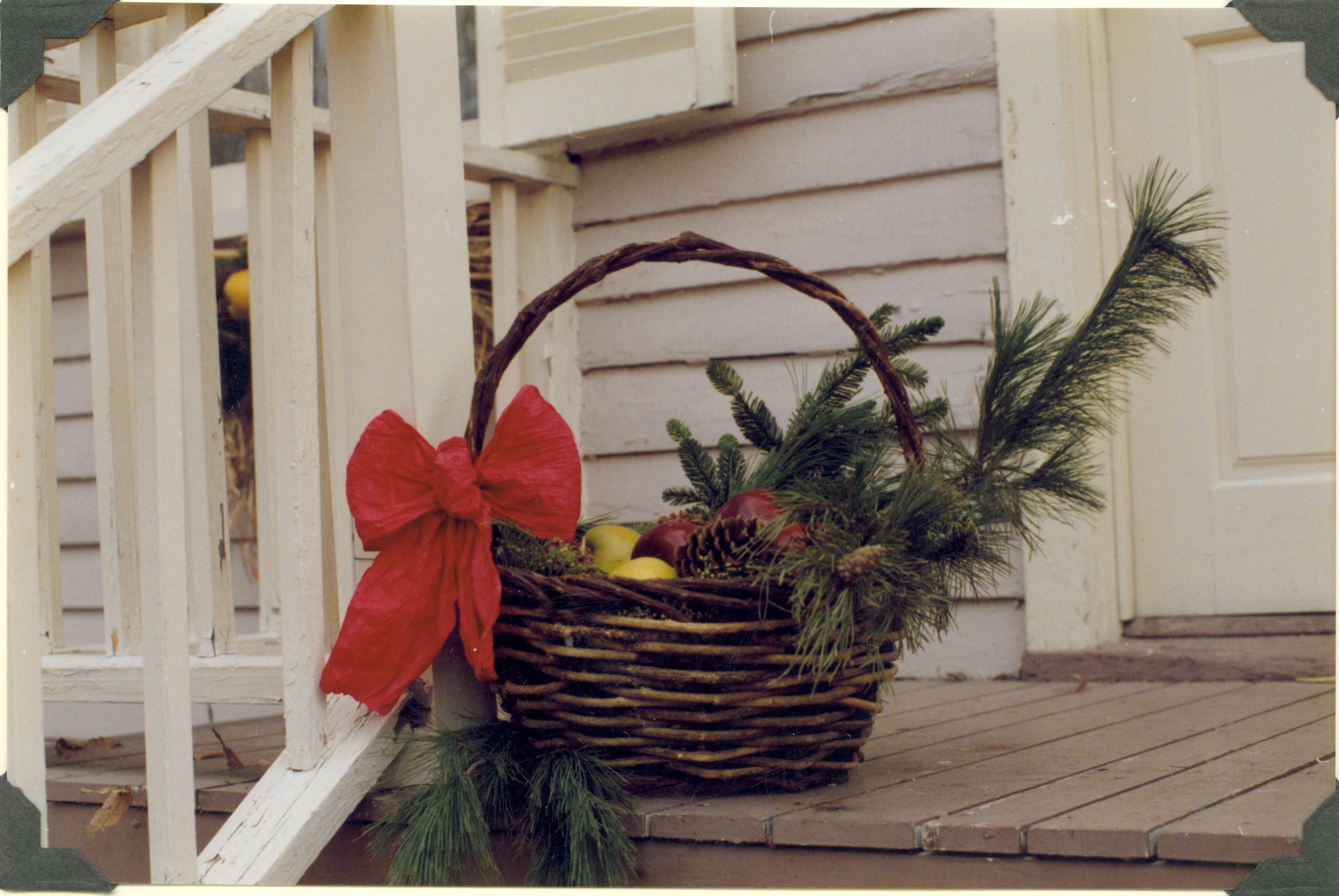 NA Lincoln Home NHS- Christmas in Licoln Neighborhood 1989 Christmas, neighborhood, decorations
