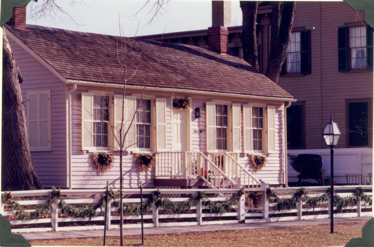 NA Lincoln Home NHS- Christmas in Licoln Neighborhood 1989 Christmas, neighborhood, decorations