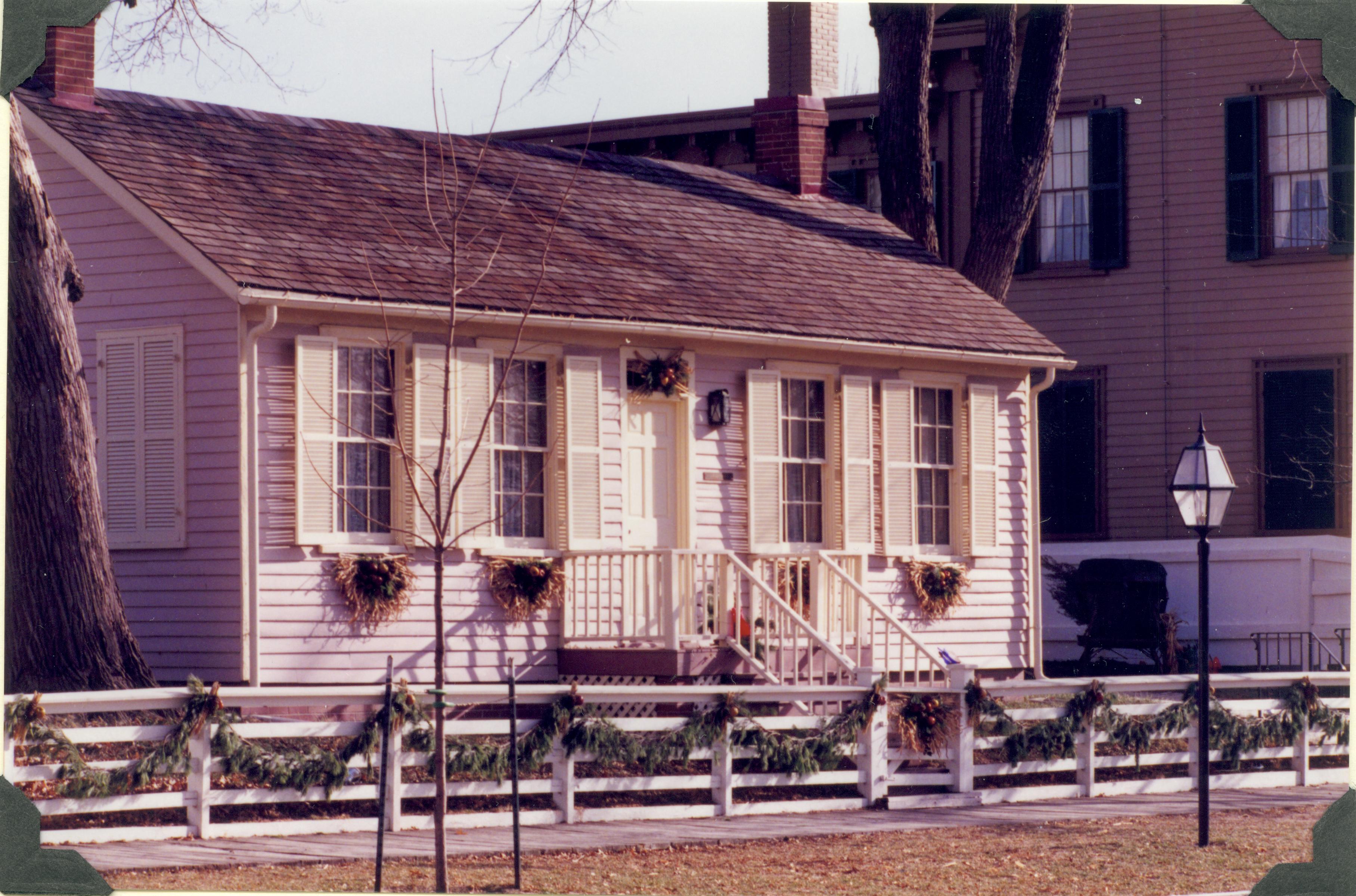 NA Lincoln Home NHS- Christmas in Licoln Neighborhood 1989 Christmas, neighborhood, decorations
