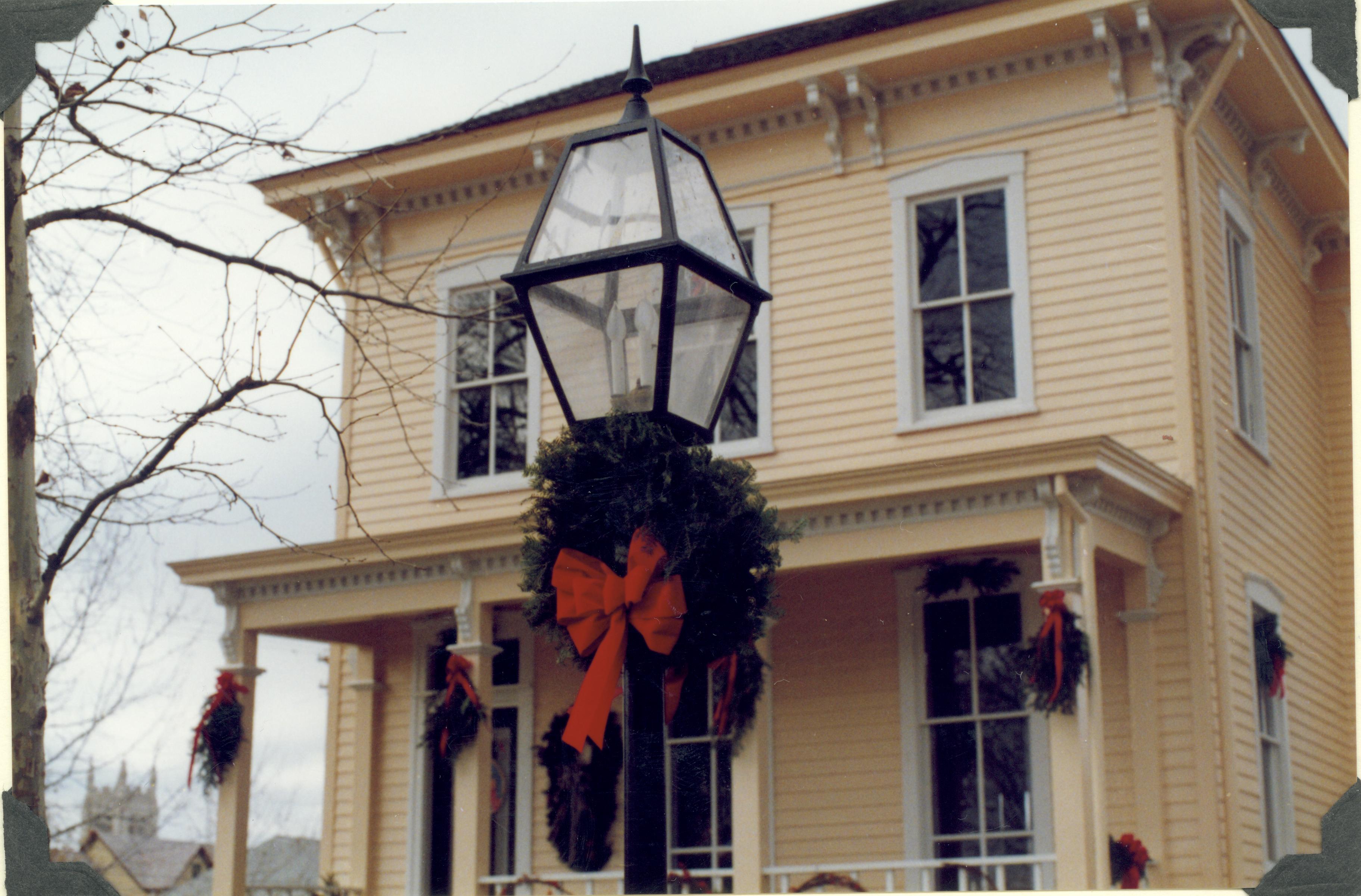 NA Lincoln Home NHS- Christmas in Licoln Neighborhood 1989 Christmas, neighborhood, decorations