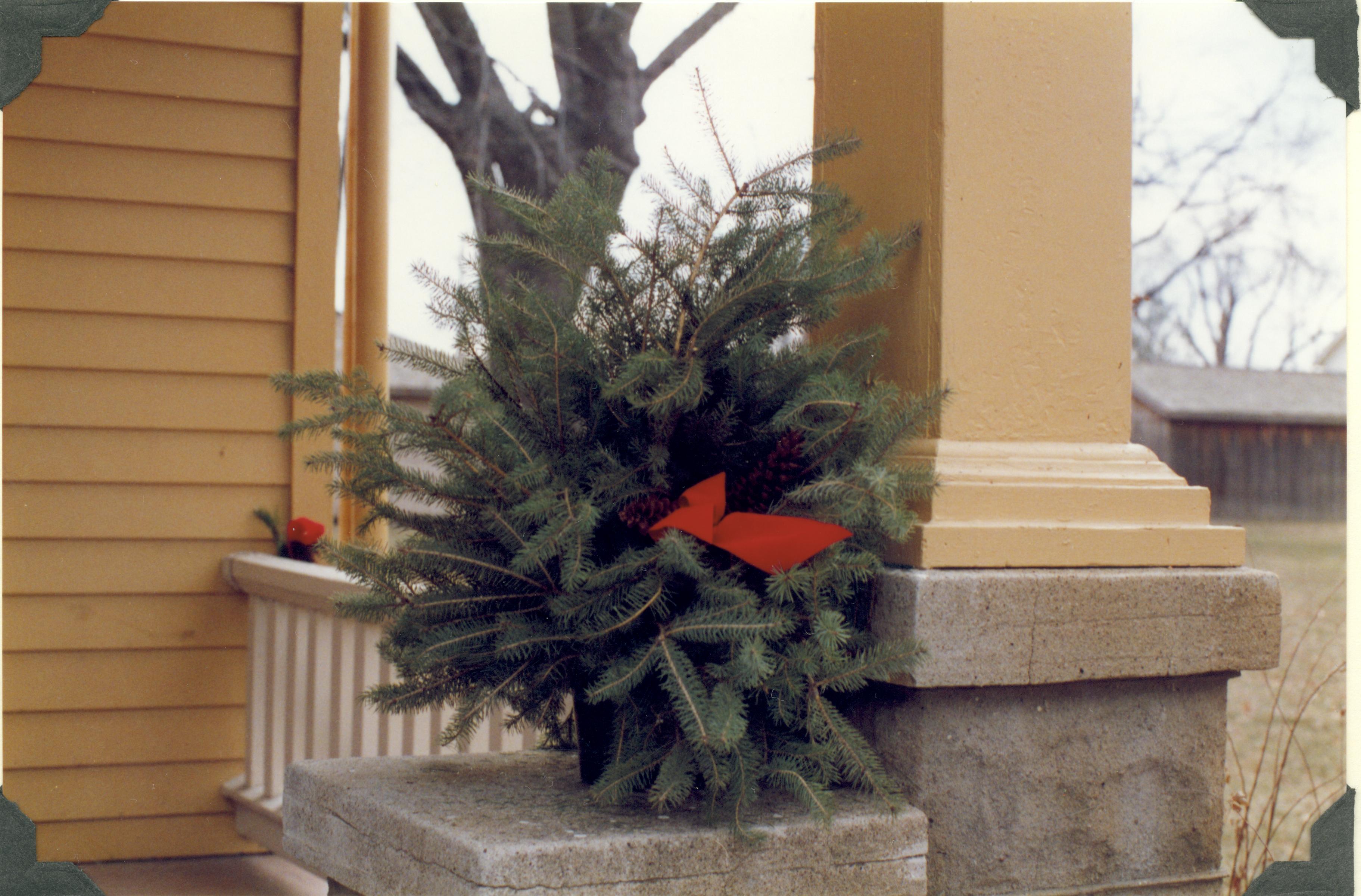 NA Lincoln Home NHS- Christmas in Licoln Neighborhood 1989 Christmas, neighborhood, decorations